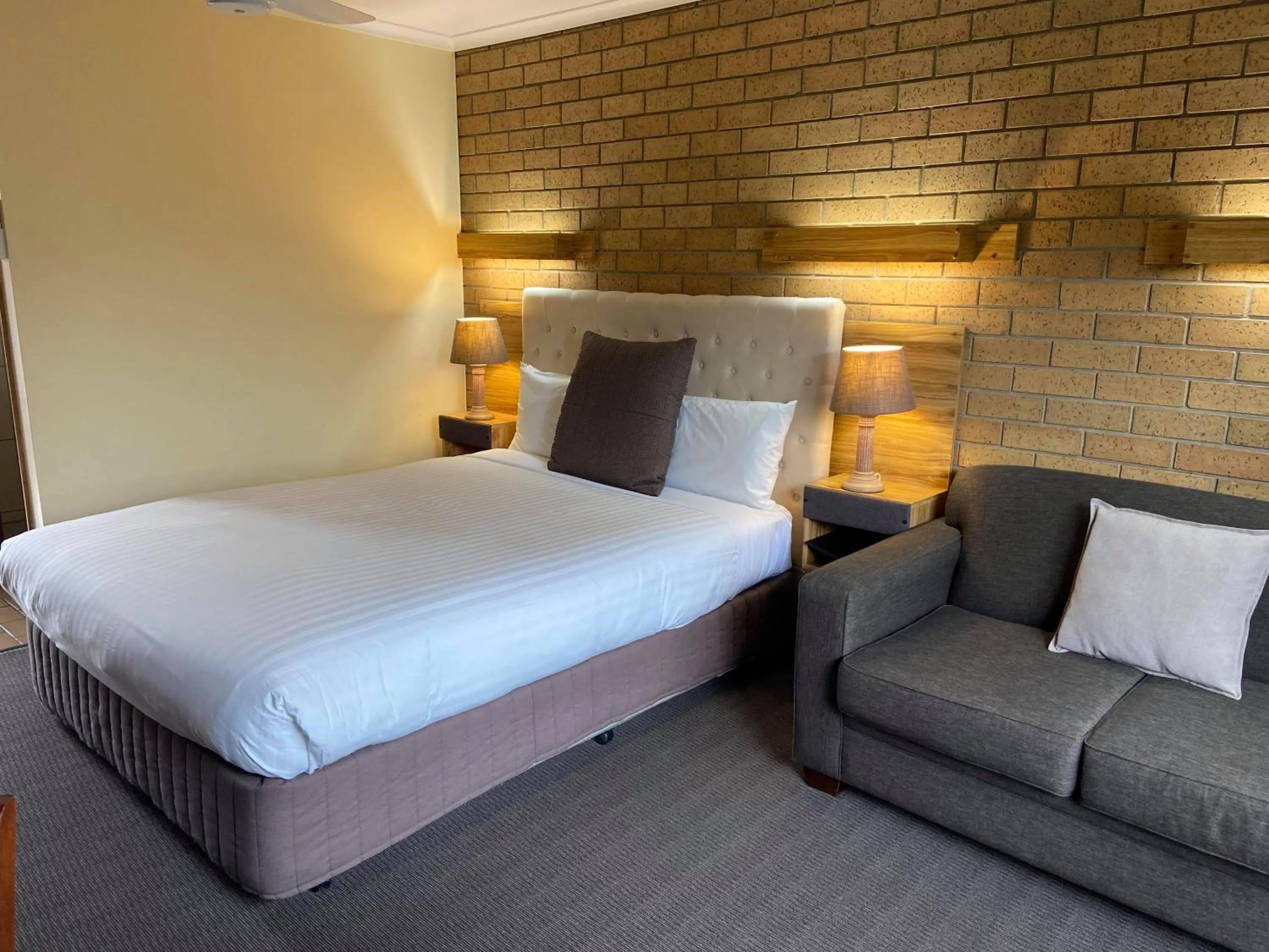 Bed in AAt 28 Goldsmith Motel