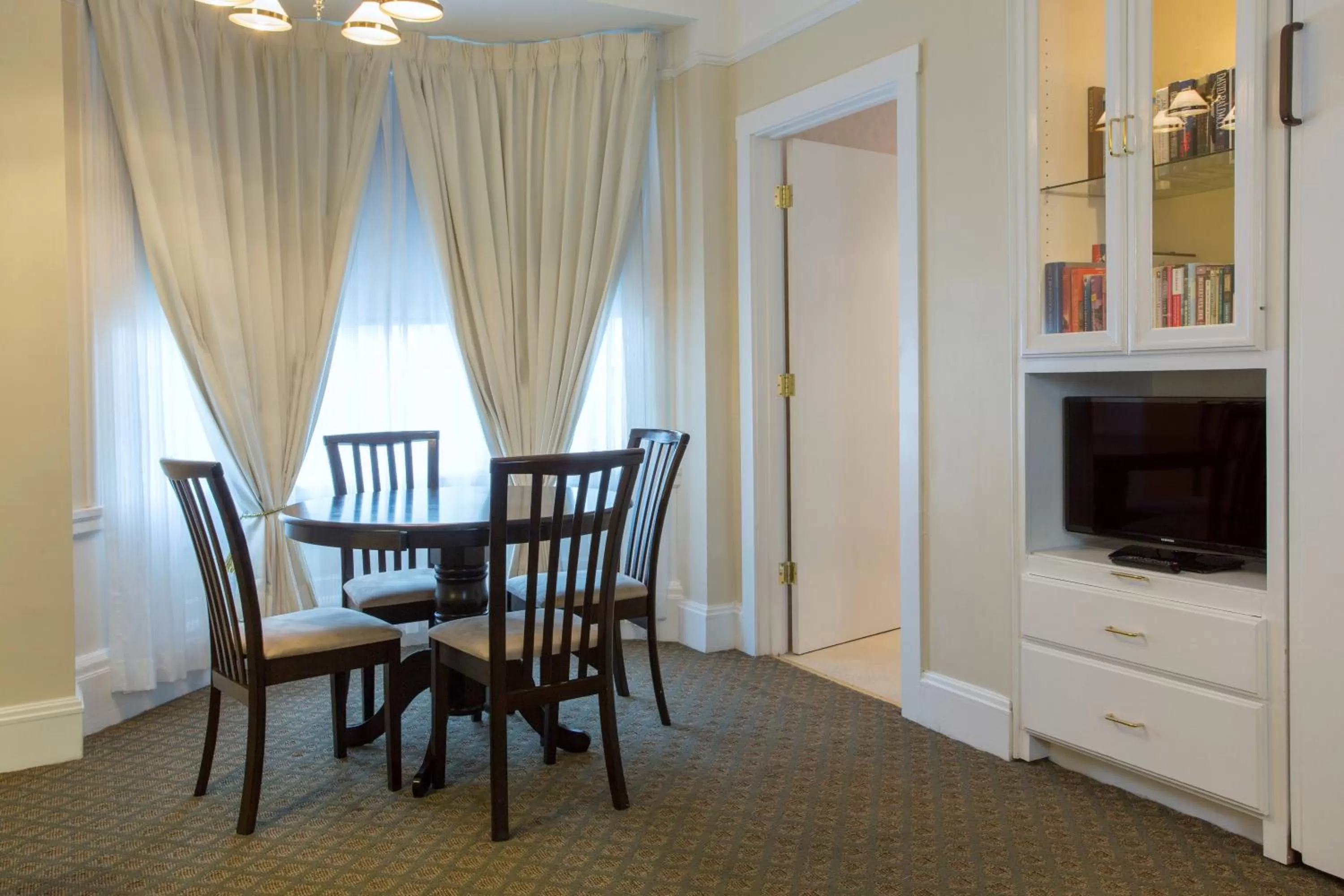 Dining area in Beresford Arms