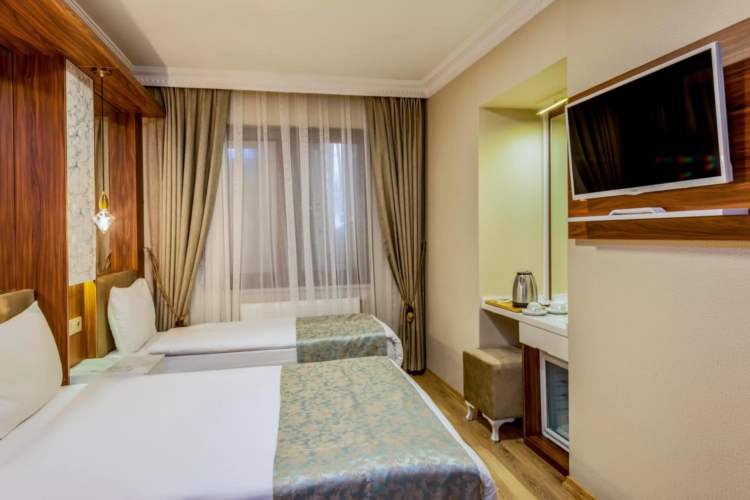 Bedroom, Bed in Kupeli Hotel