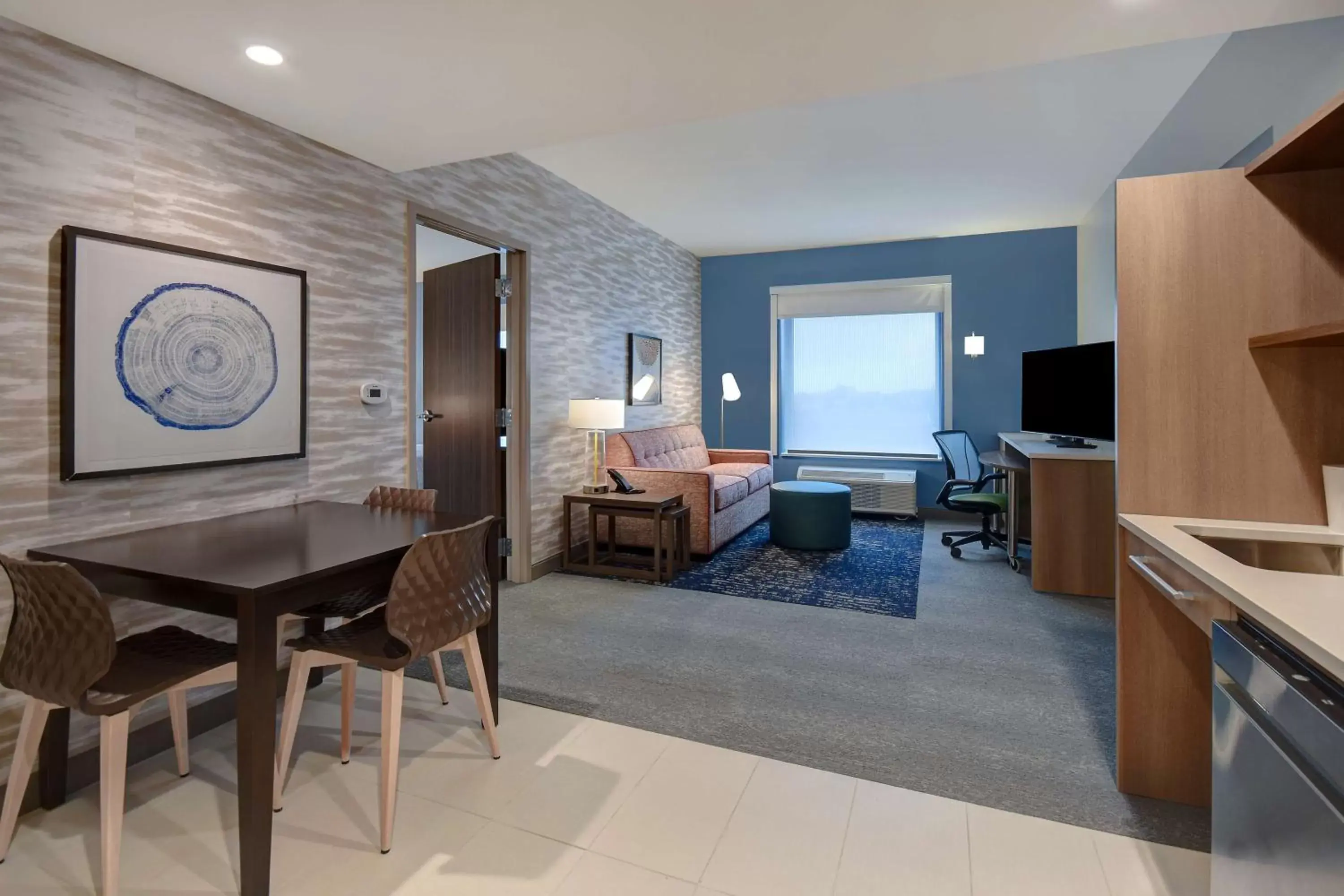 Living room in Home2 Suites By Hilton Detroit-Troy, Mi