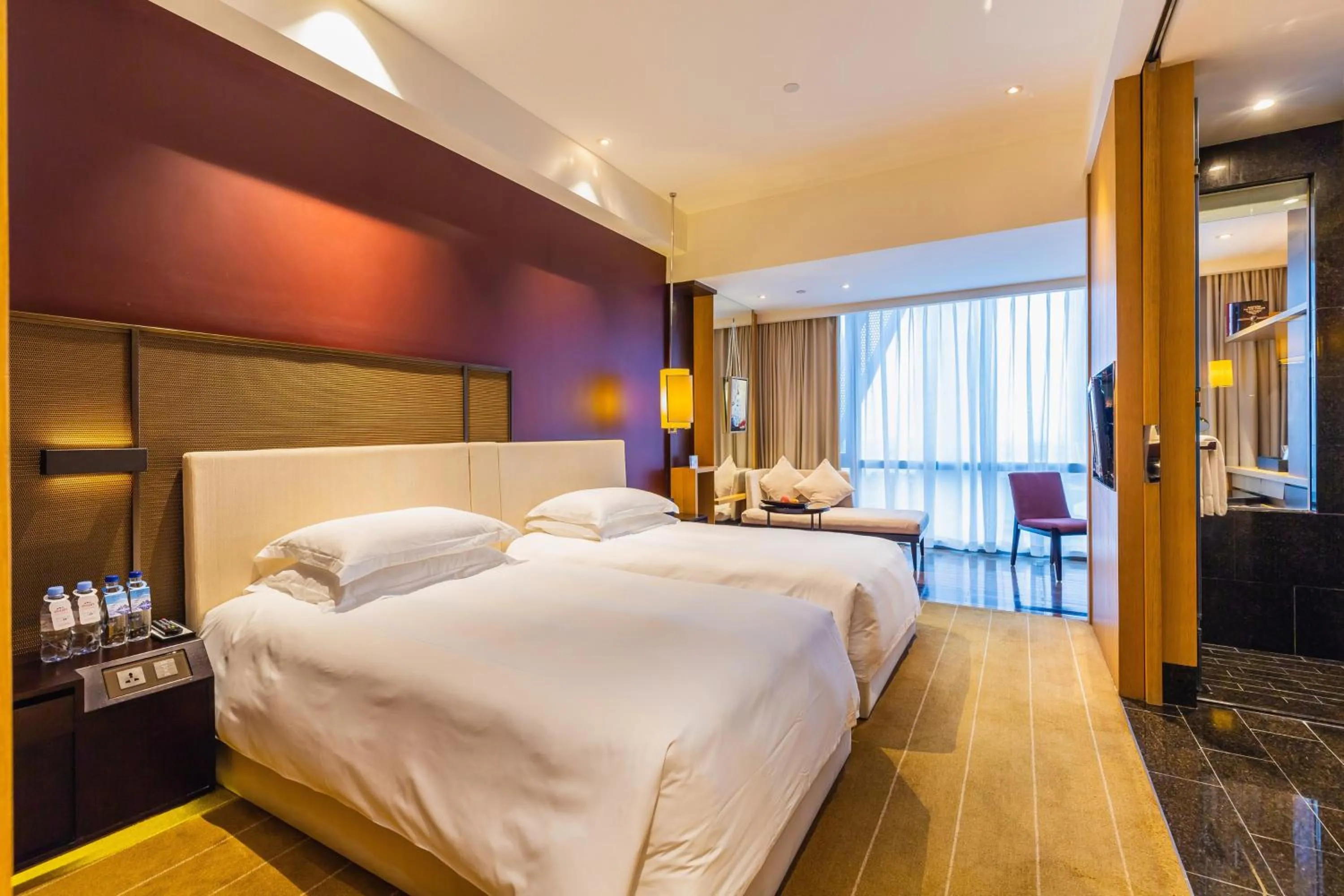 Photo of the whole room, Bed in Hotel Kapok Shenzhen Bay