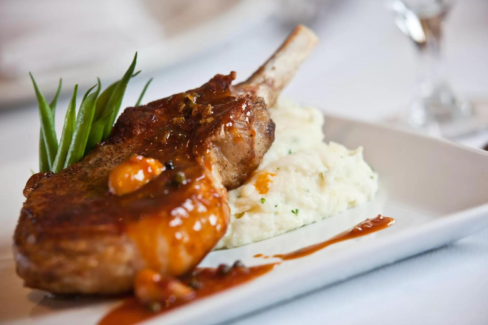 Food and drinks in Hotel Lombardy