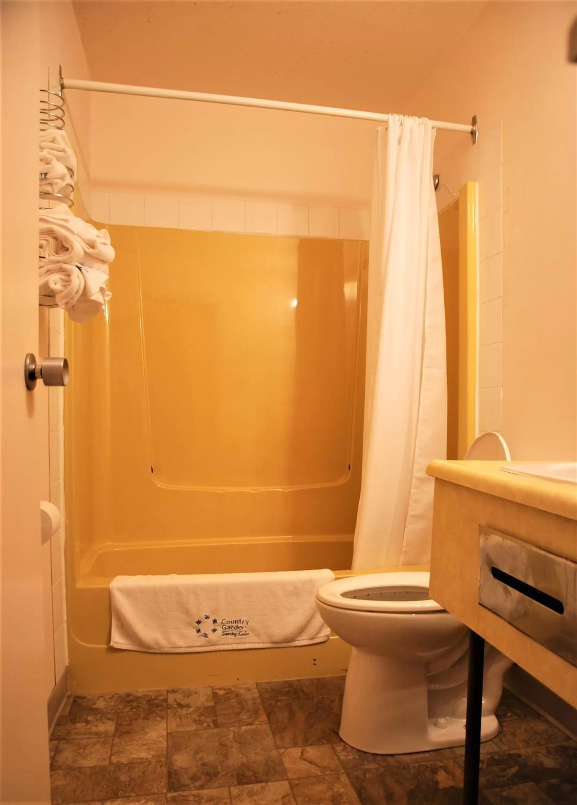 Economy Double Room in Country Garden Inn & Restaurant