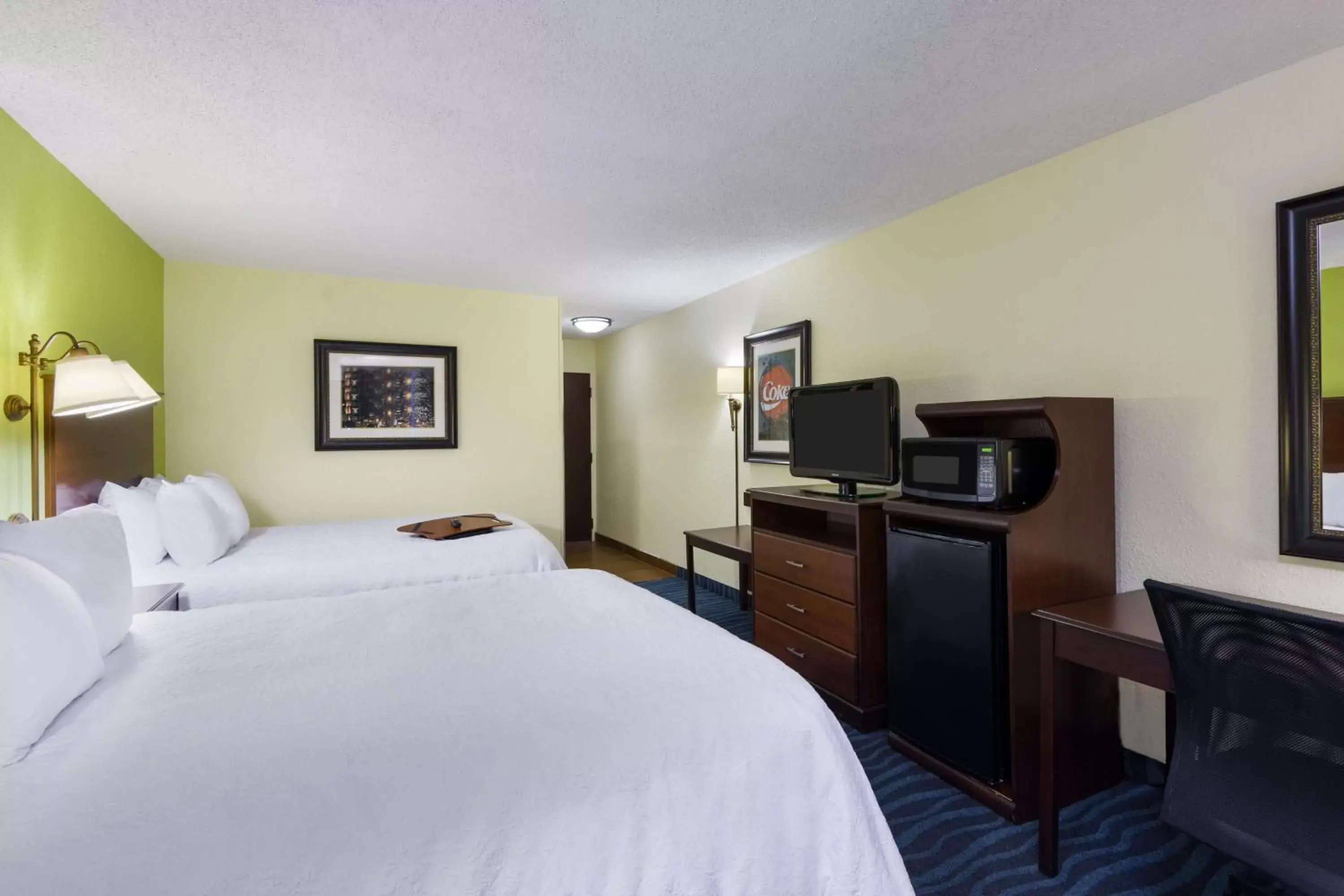 Bedroom, Bed in Hampton Inn Atlanta Perimeter Center