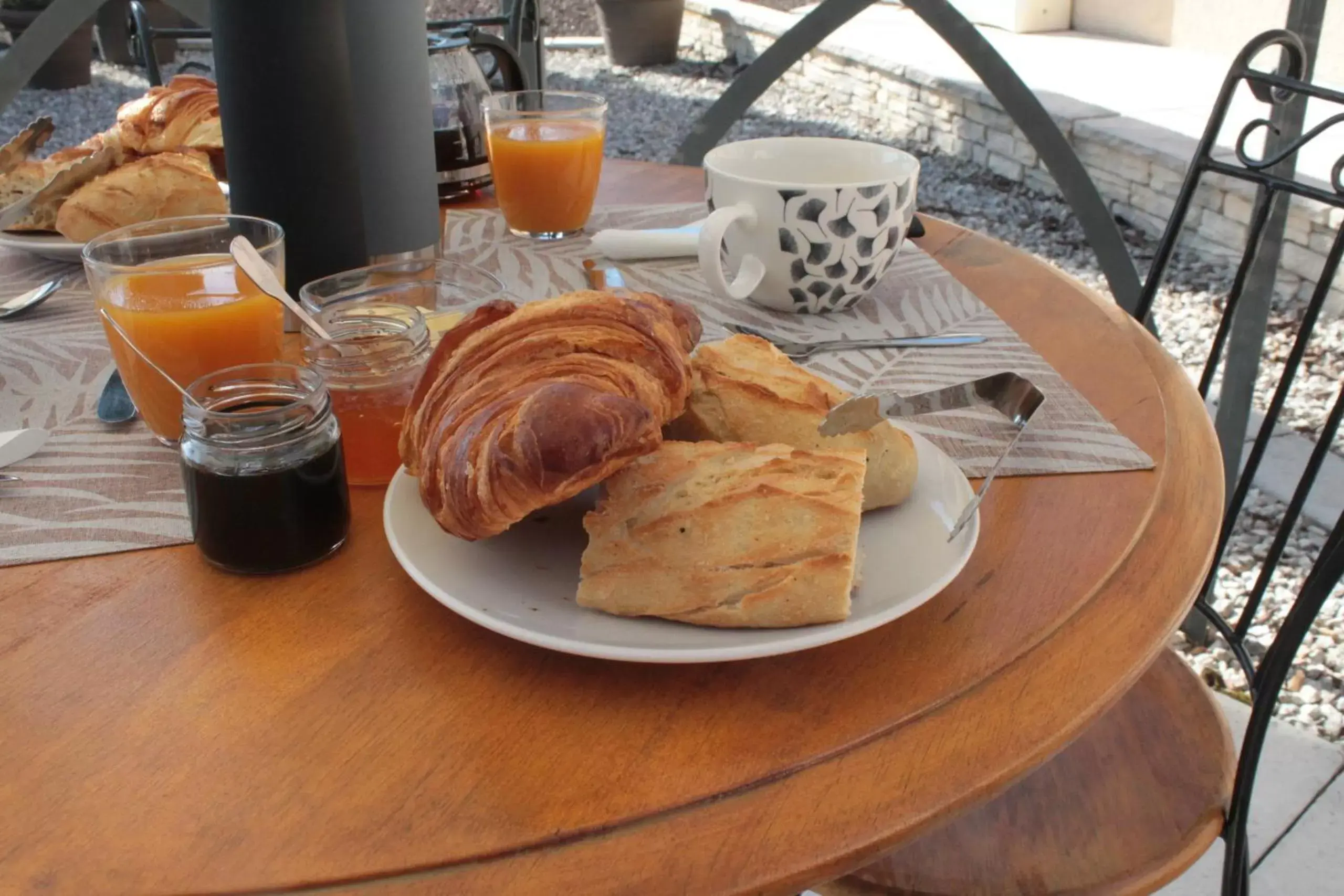 Breakfast in Chambre d'hôtes Des couleurs et des Mots