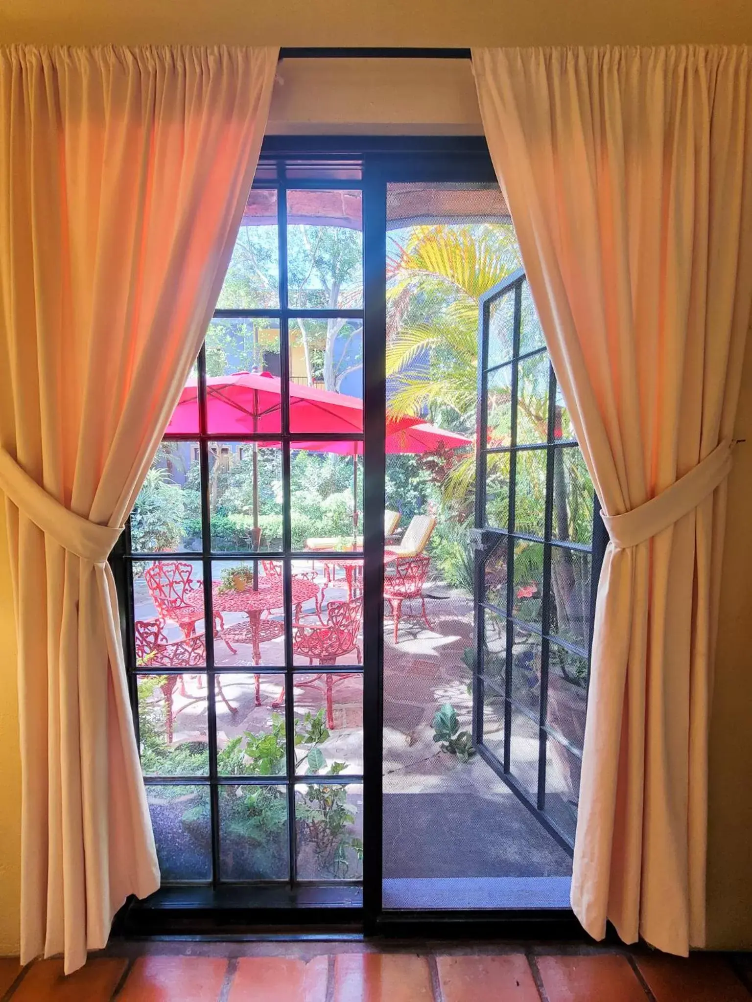 Balcony/Terrace in Estrellita's Bed & Breakfast