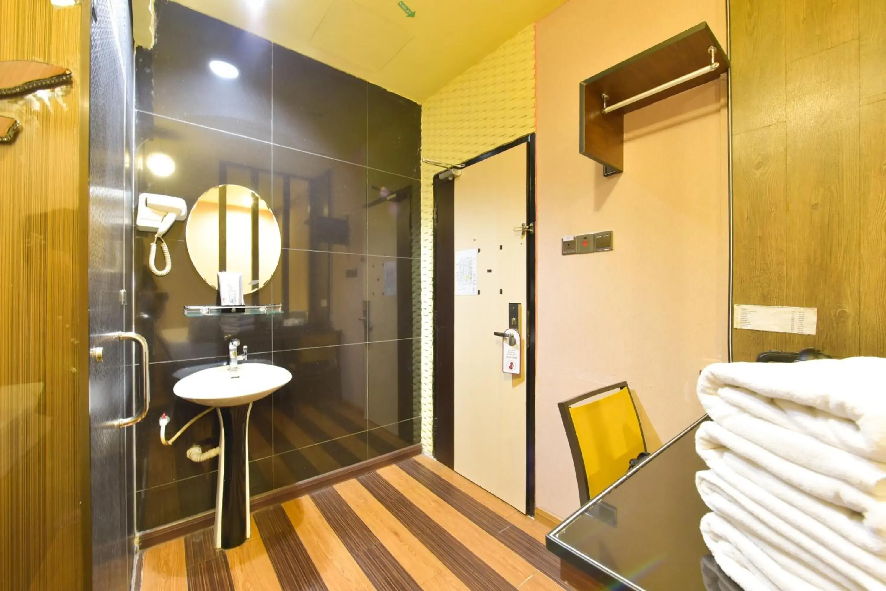 Bathroom in Townhouse OAK Hotel Holmes Johor Jaya