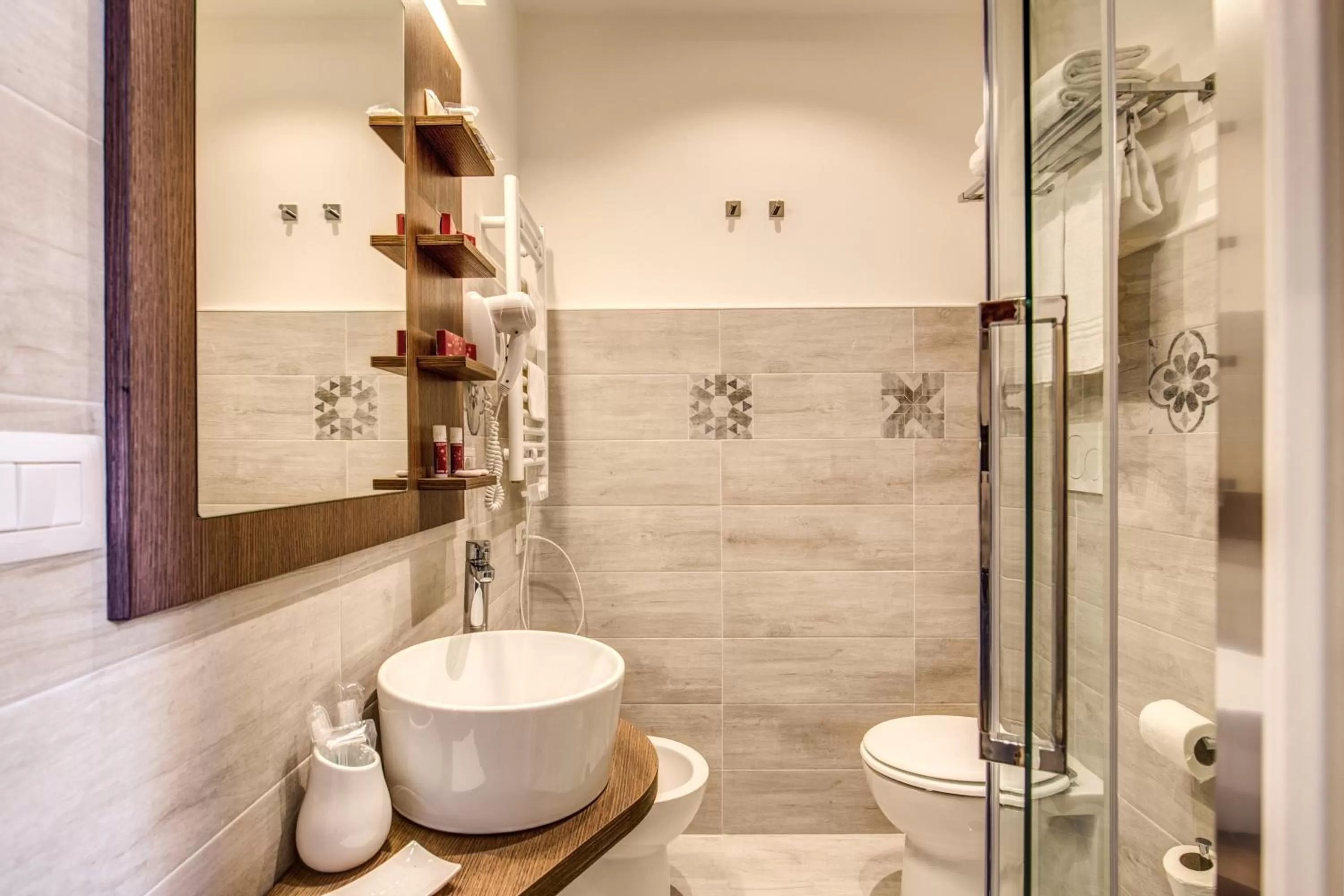 Decorative detail in Rome Garden Hotel