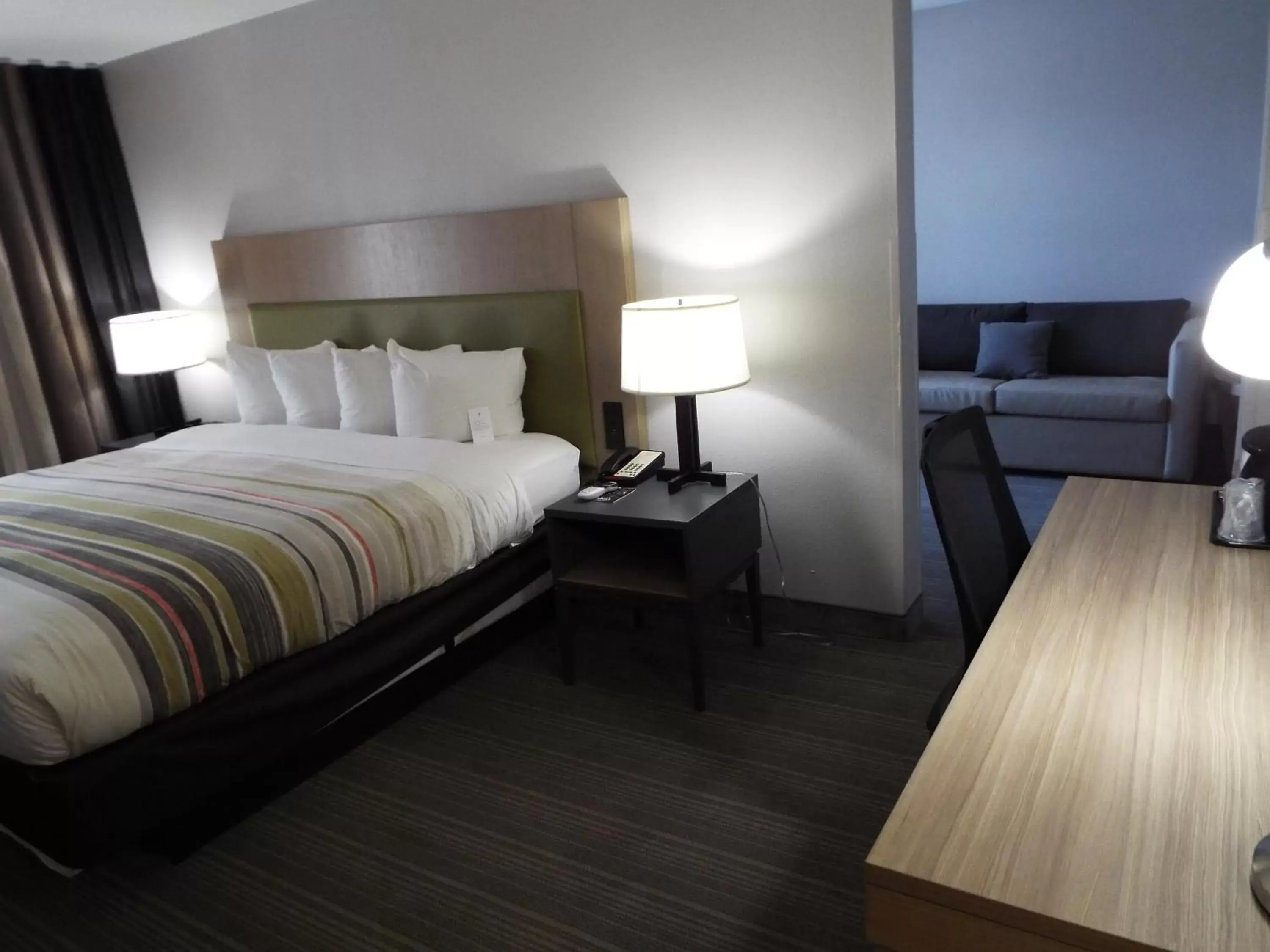 Photo of the whole room, Bed in Country Inn & Suites by Radisson, McDonough, GA