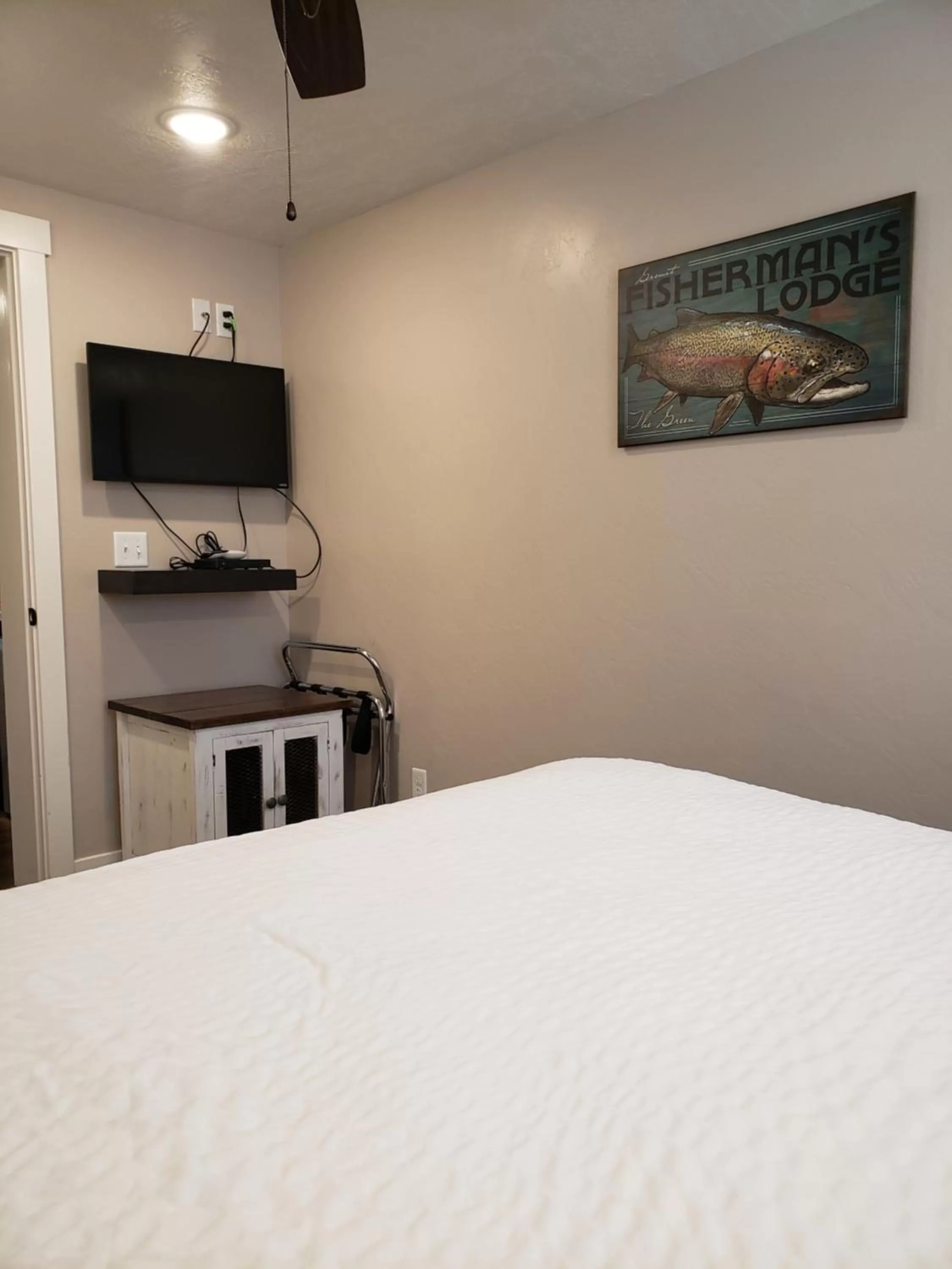 TV and multimedia, Bed in Flaming Gorge Resort