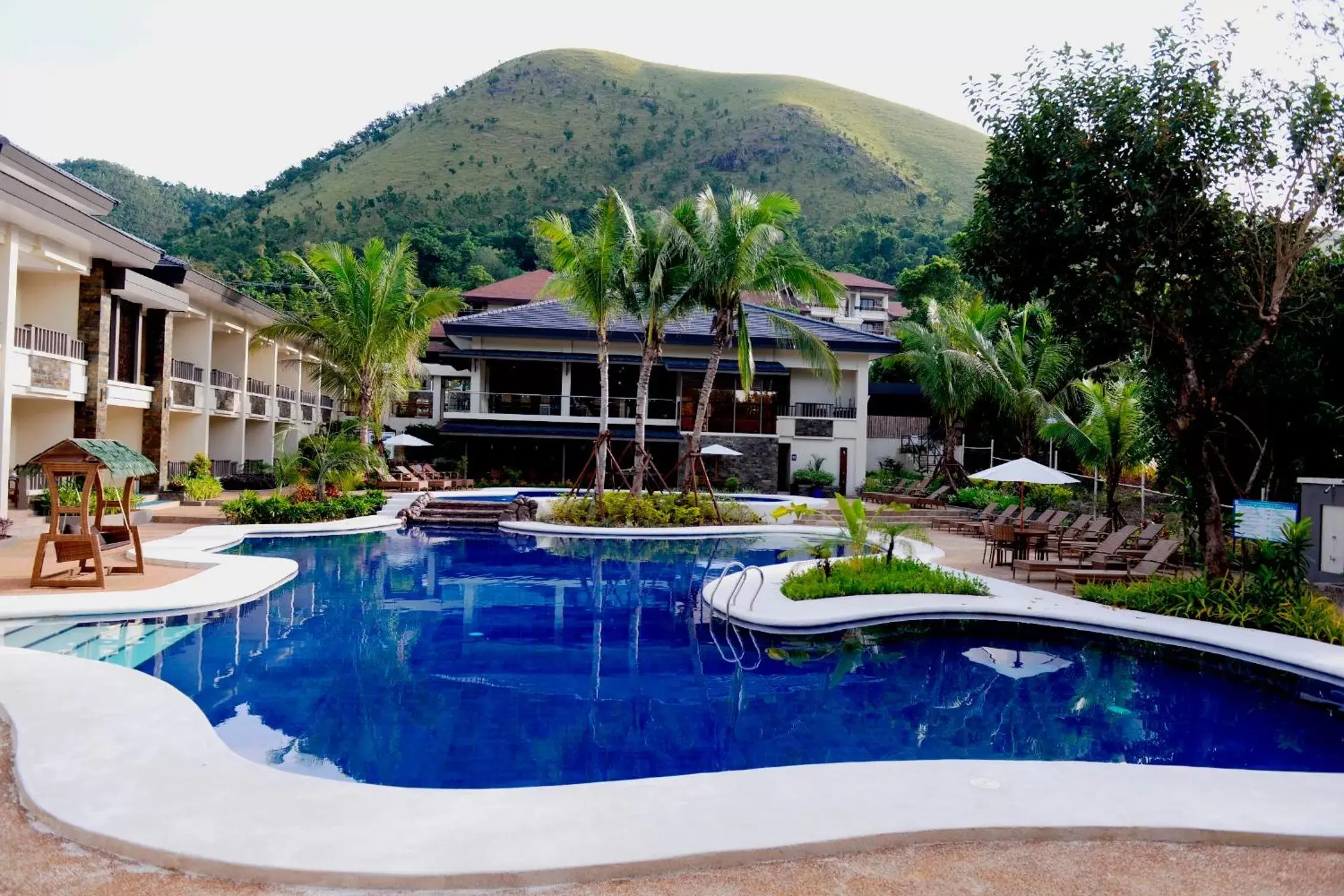 Swimming Pool in MO2 Westown Lagoon Coron