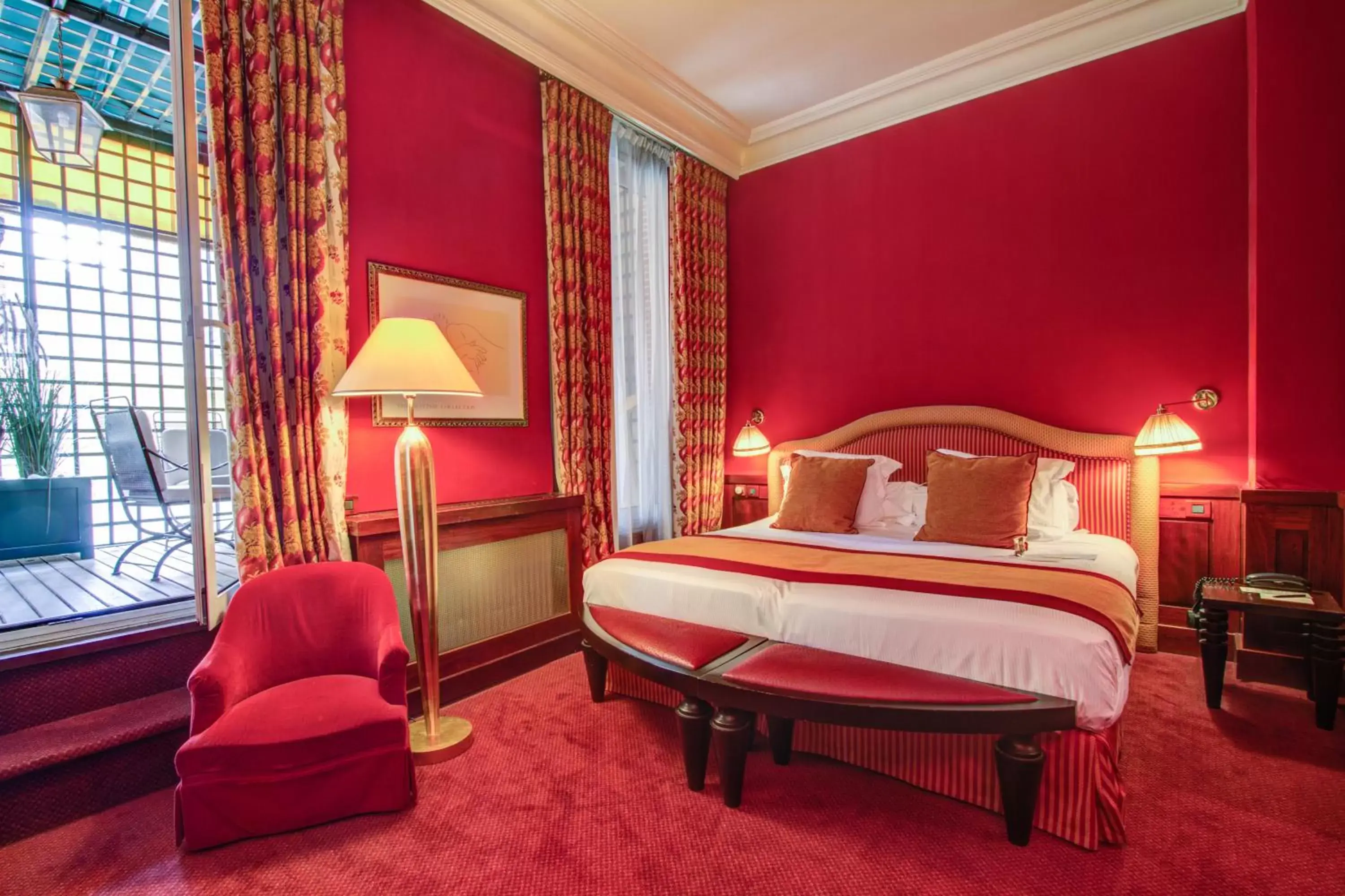 Photo of the whole room, Bed in Grand Hotel de l'Opera - BW Premier Collection