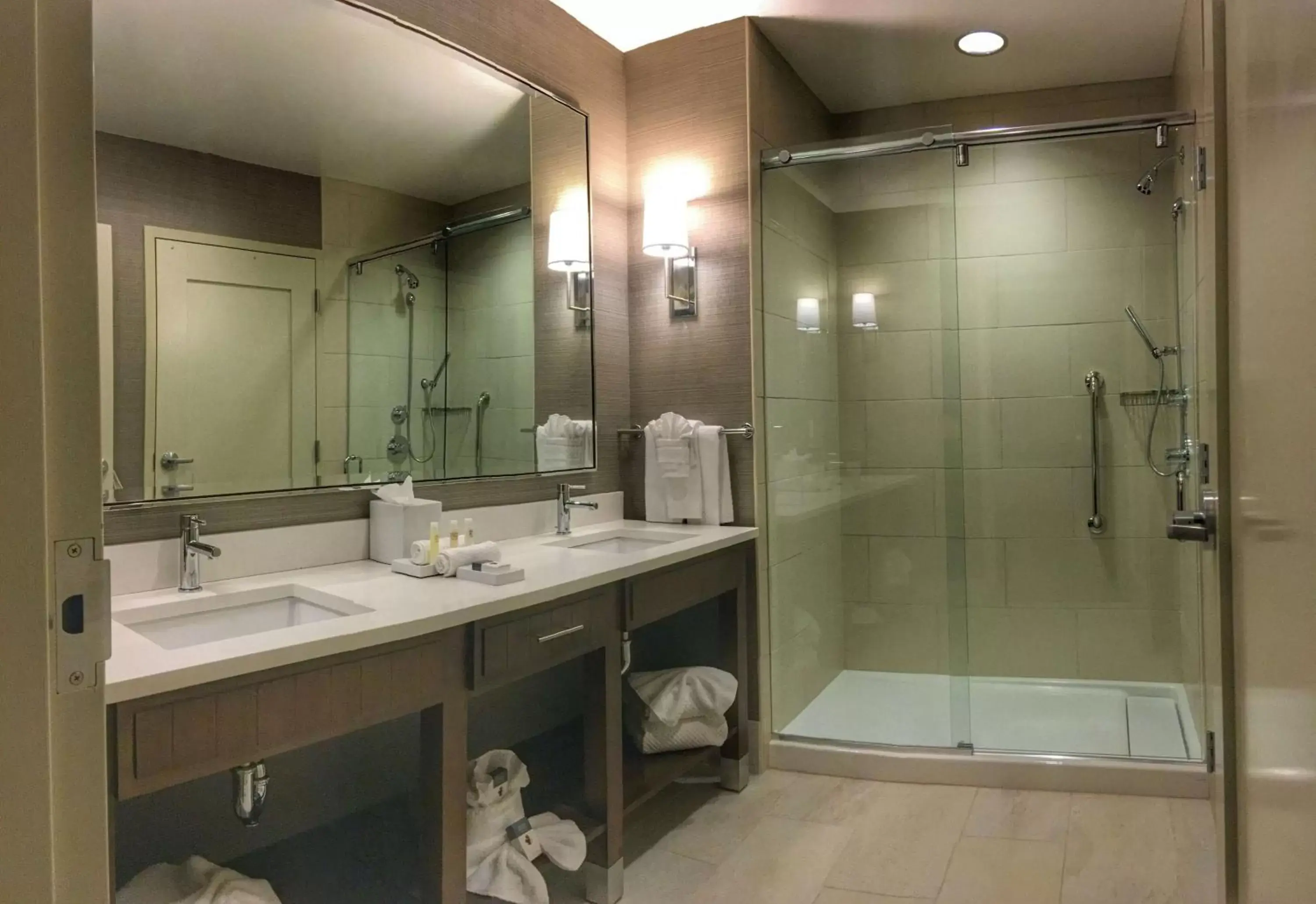 Bathroom in DoubleTree by Hilton Hotel Reading