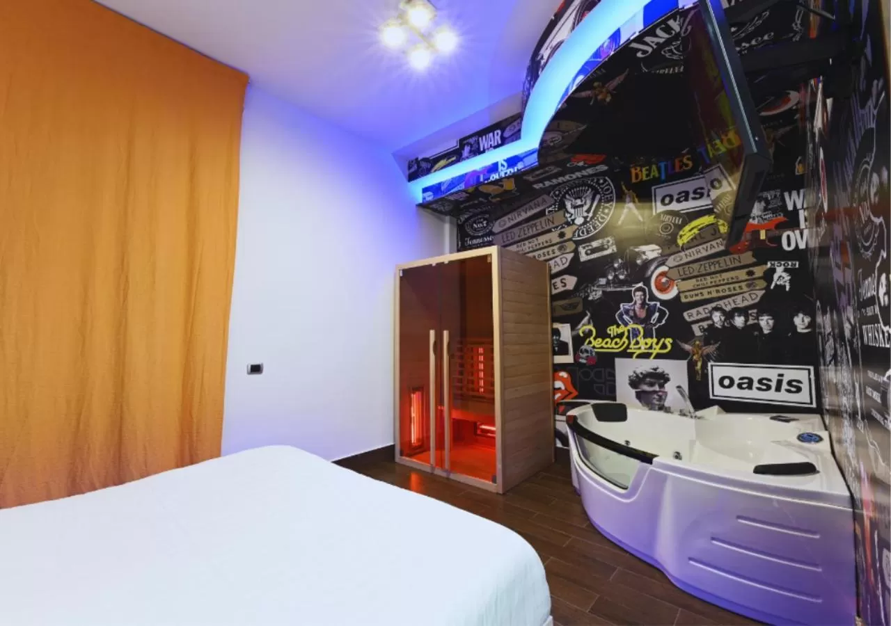 Bed in ARTEMIDE "Fiore Club" B&B SUITE SPA