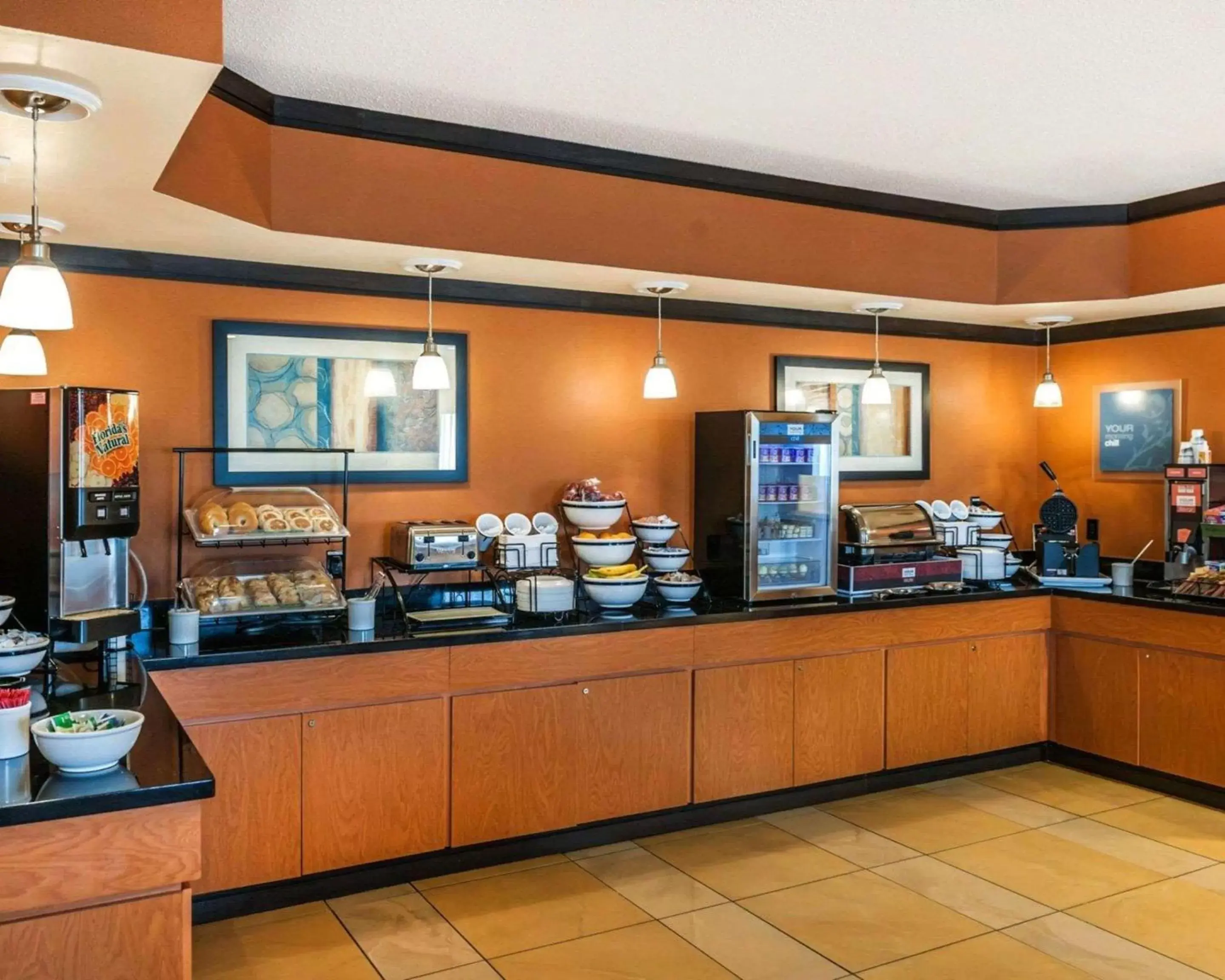 Restaurant/Places to Eat in Comfort Inn Avon-Indianapolis West
