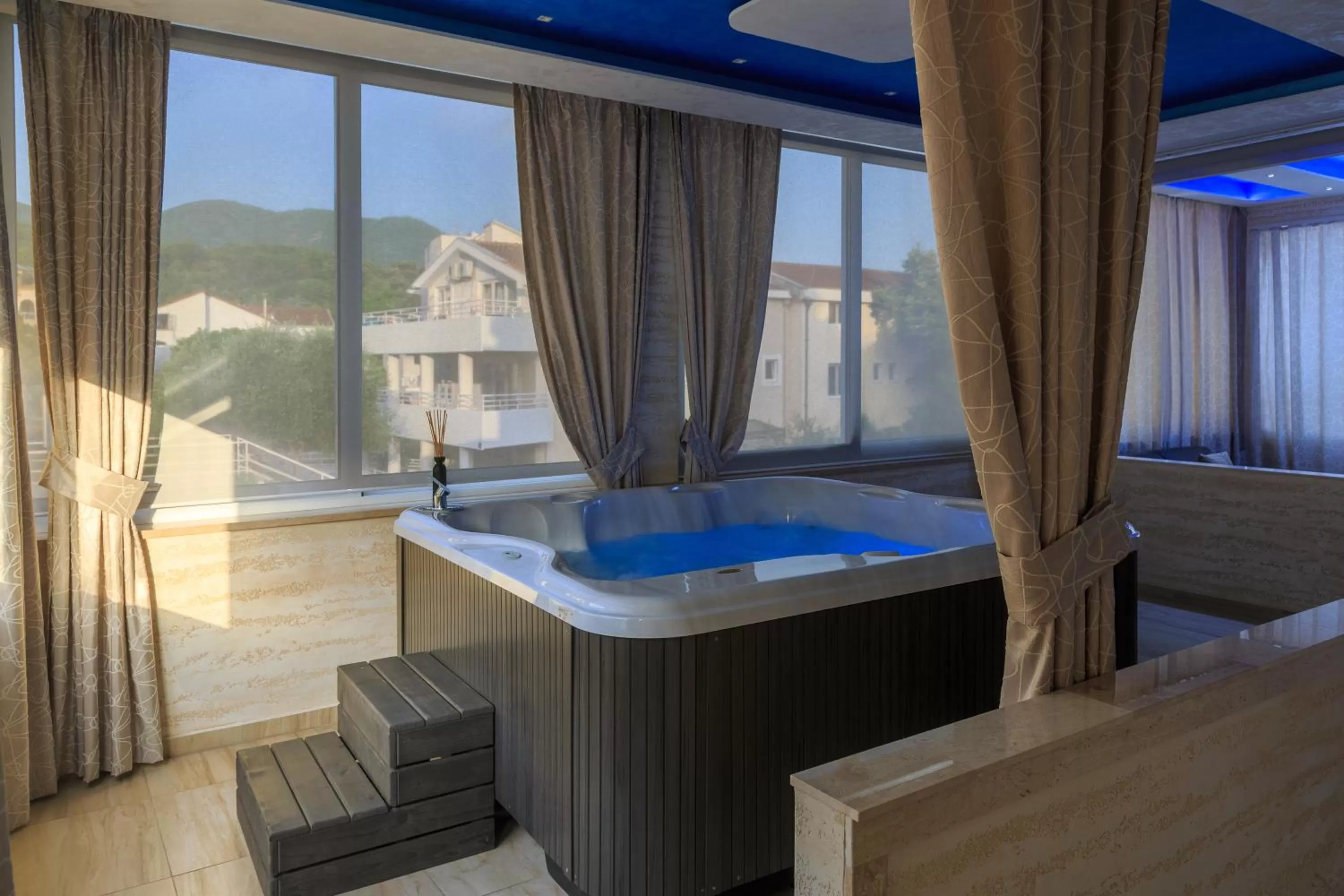 Bath in Hotel Maksim