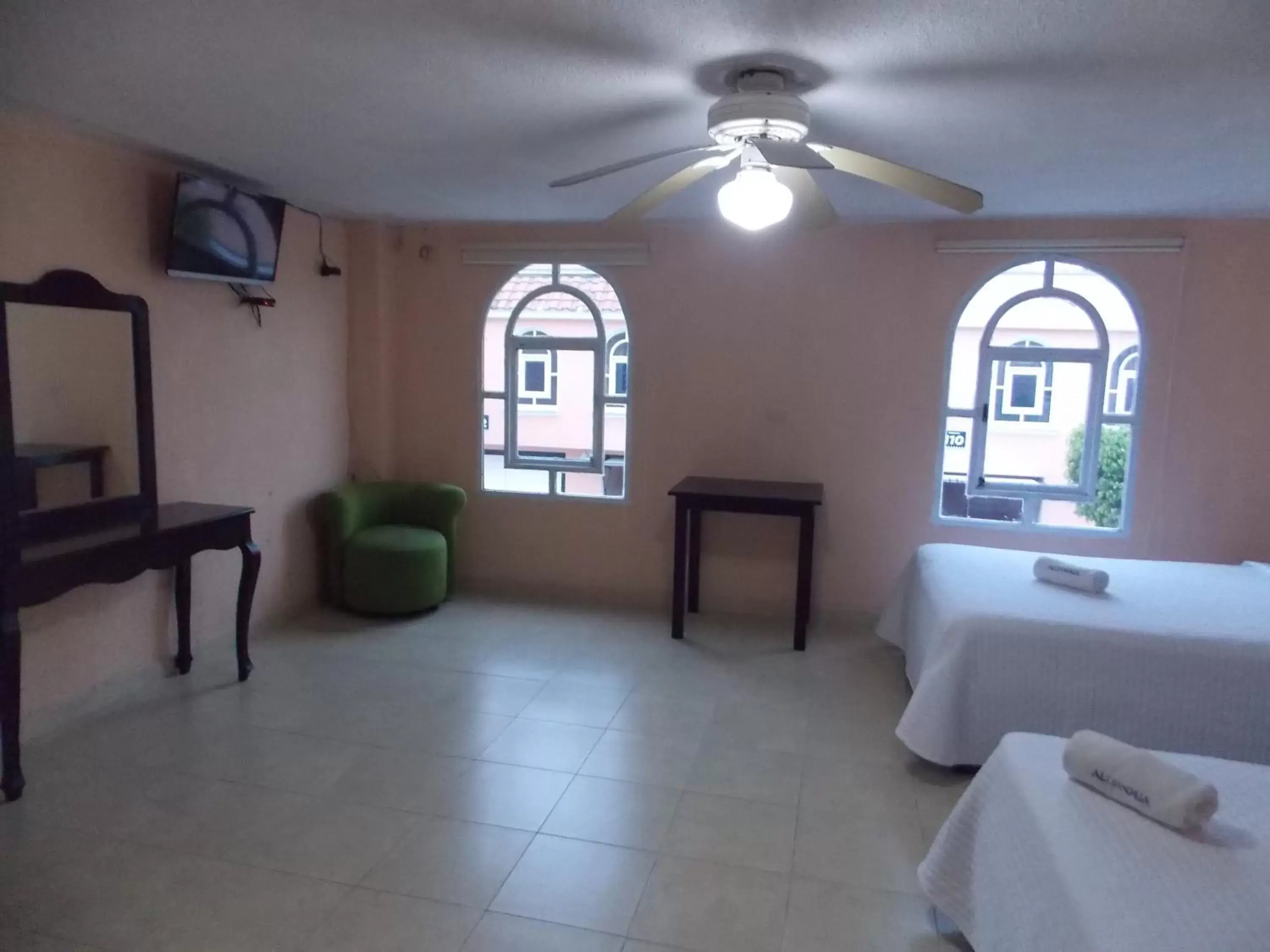 Bedroom, Seating Area in Hotel Express Alejandría