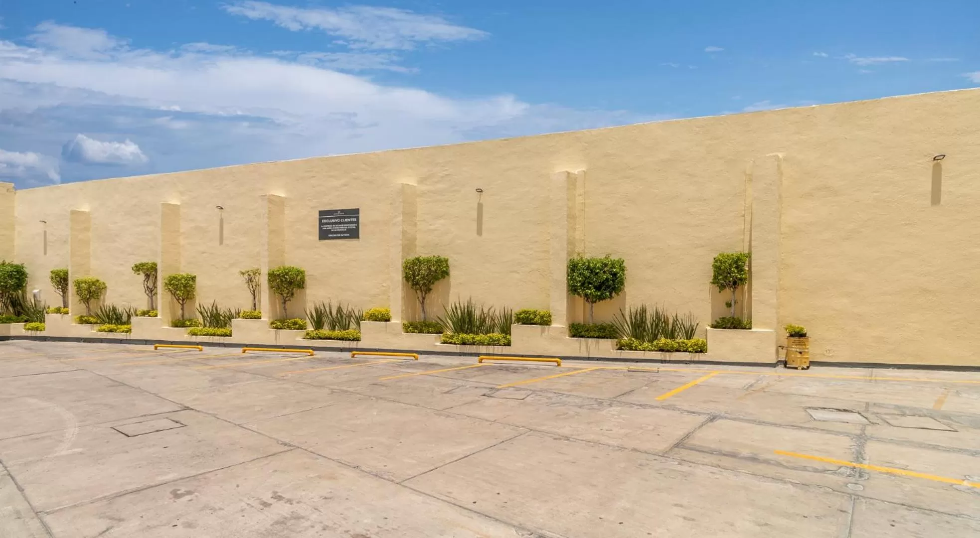 Property building in Hotel Emperador centro Guadalajara y Remodelado