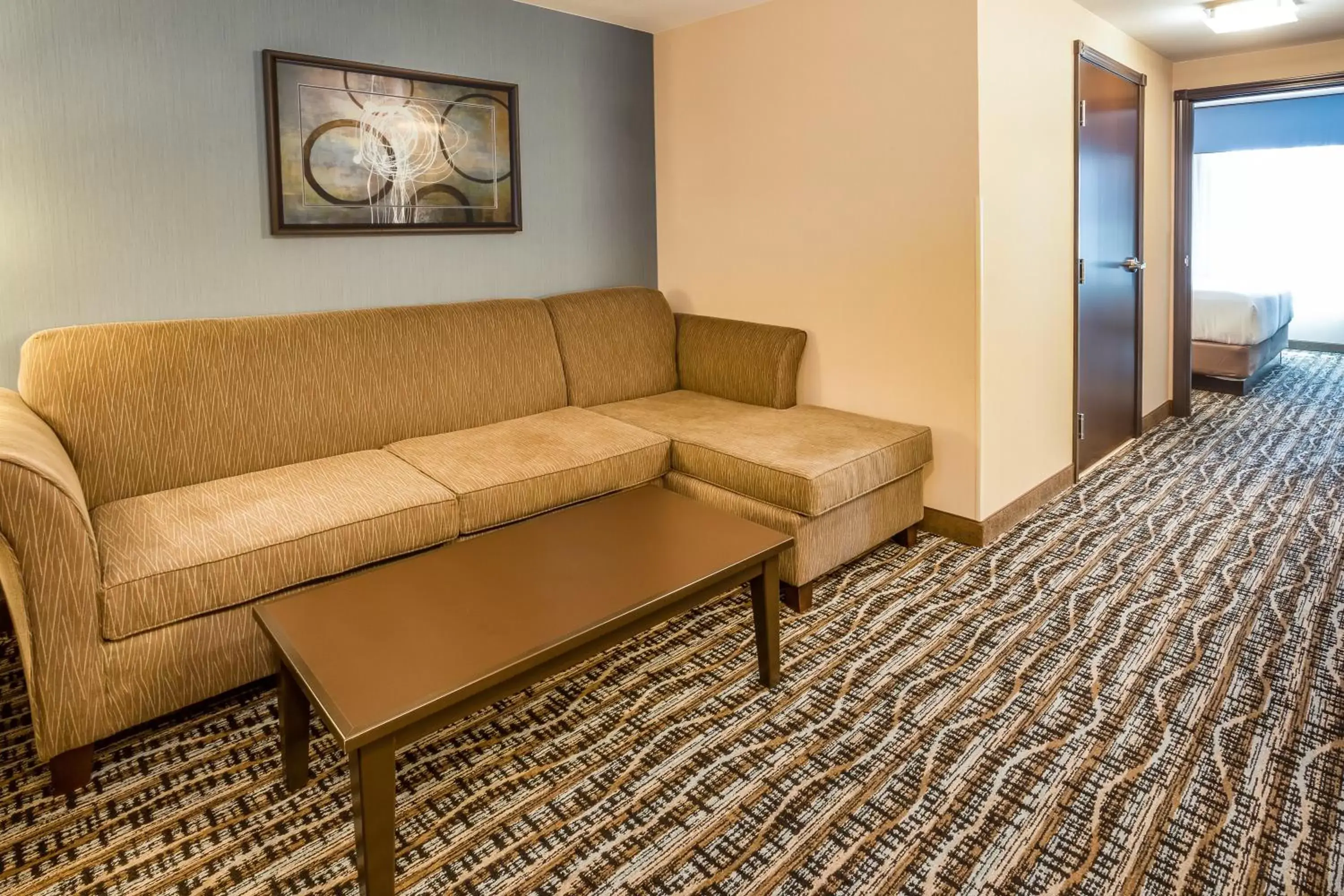 Bedroom, Seating Area in Holiday Inn - South Jordan - SLC South, an IHG Hotel