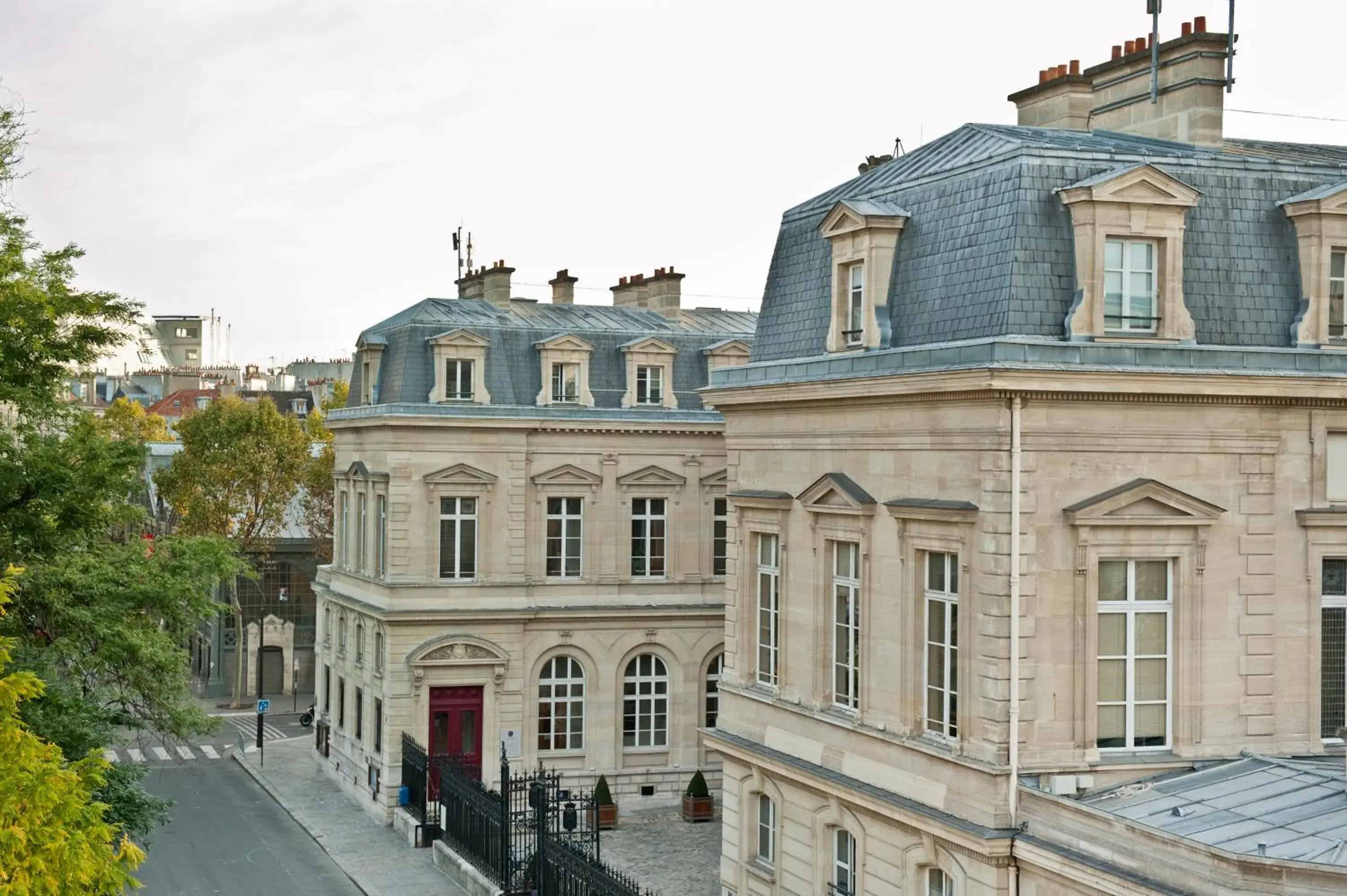 City view, Property Building in La Chambre du Marais