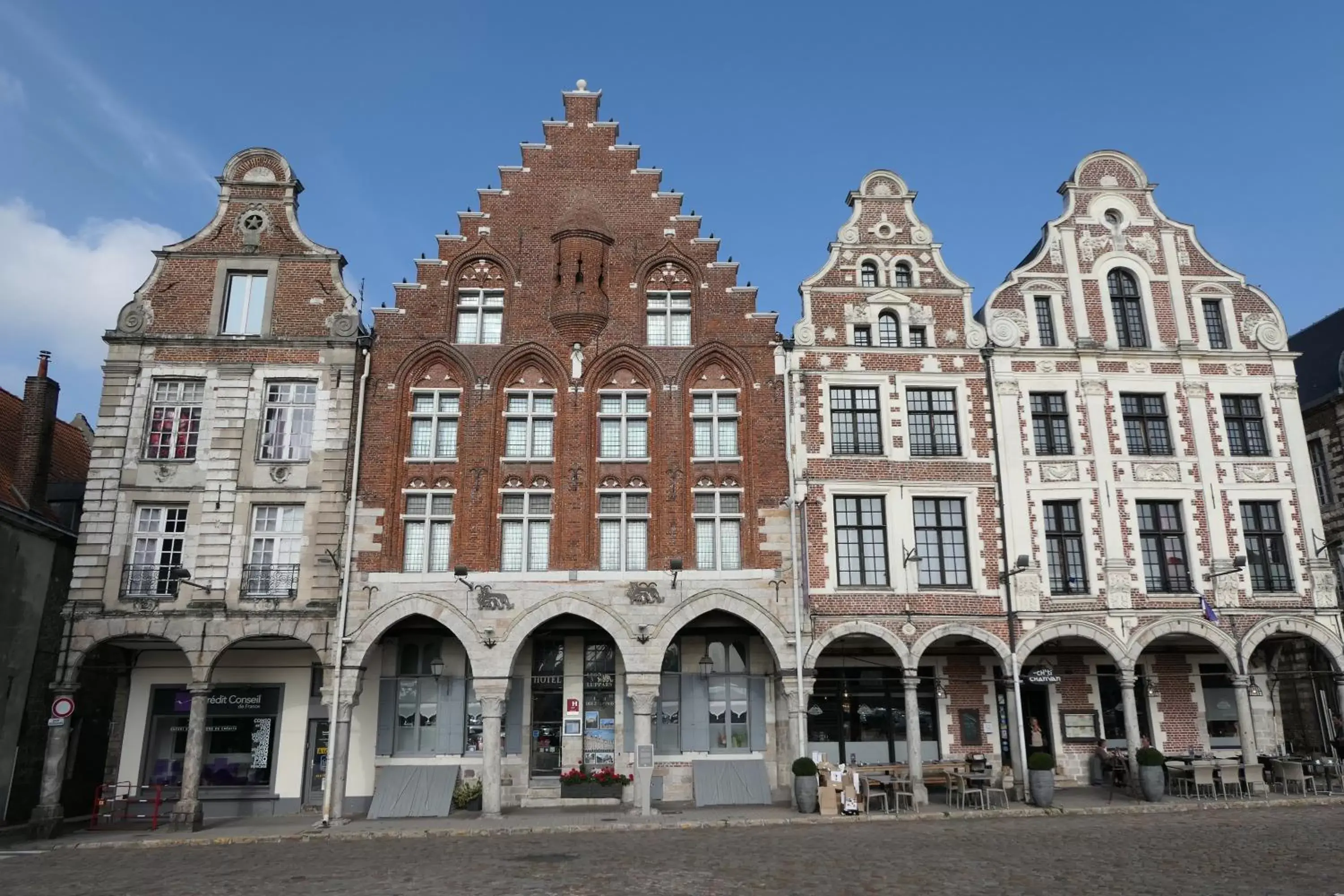 Property Building in Hôtel Les Trois Luppars