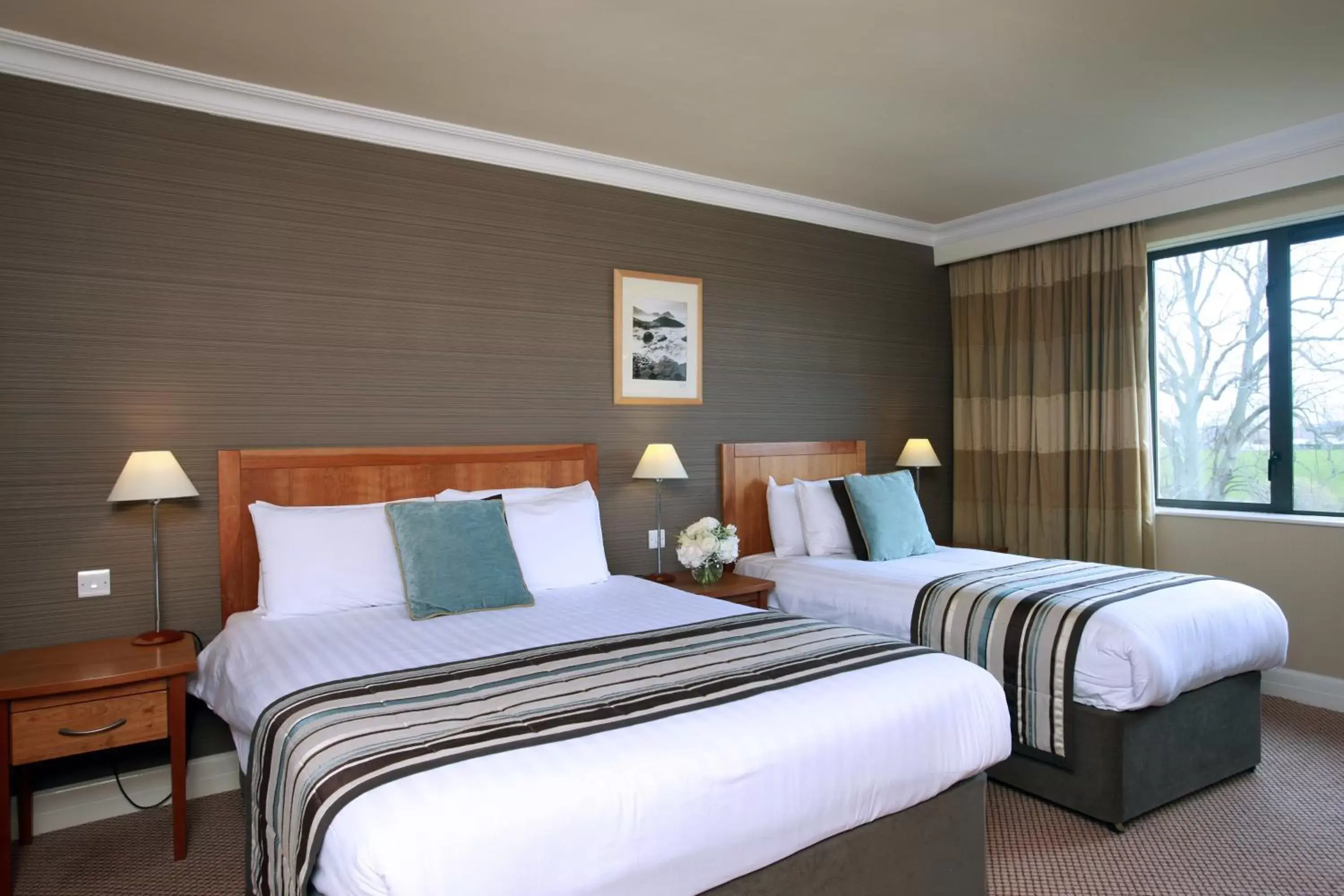 Bedroom, Bed in Roe Park Resort