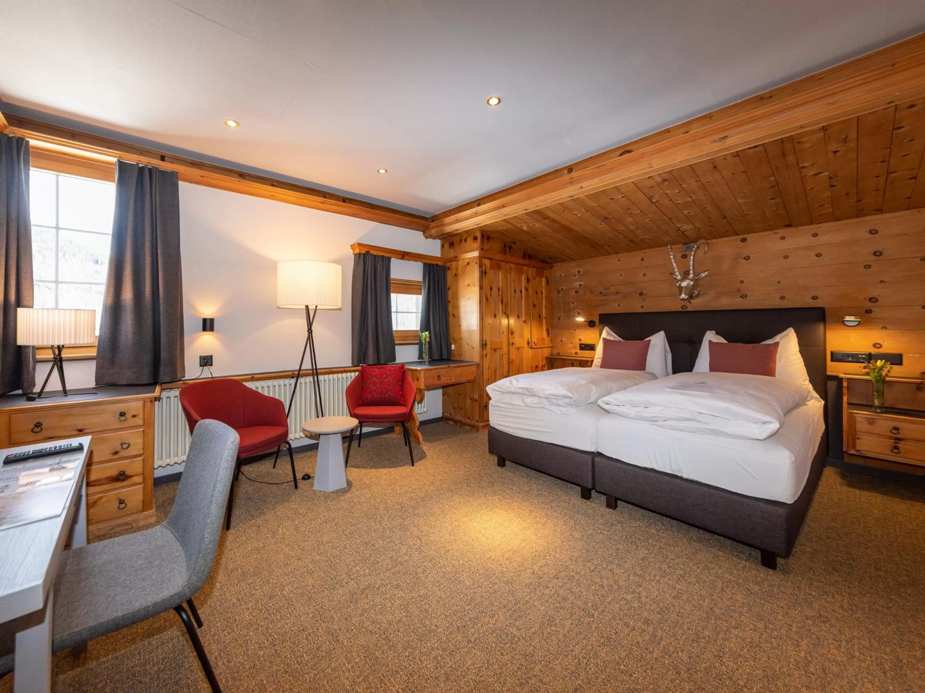 Photo of the whole room, Bed in Hotel Parsenn