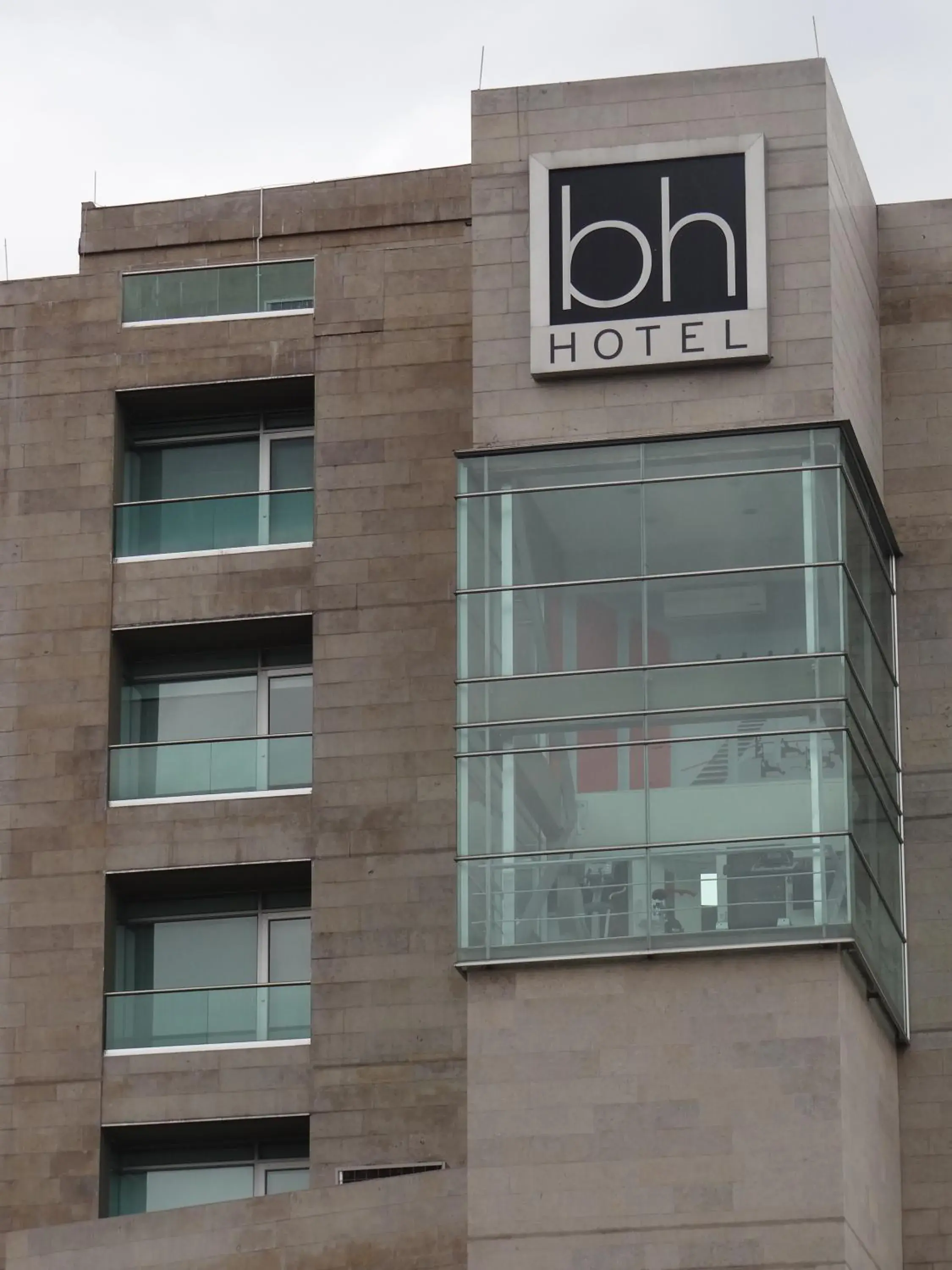 Facade/entrance, Property Building in Hotel bh El Poblado