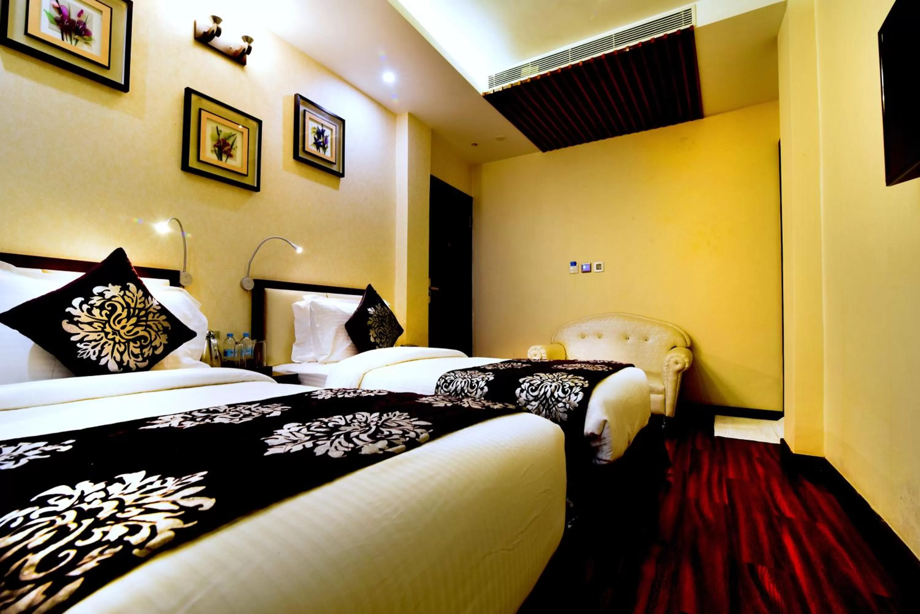 Photo of the whole room, Bed in Hotel Kama International