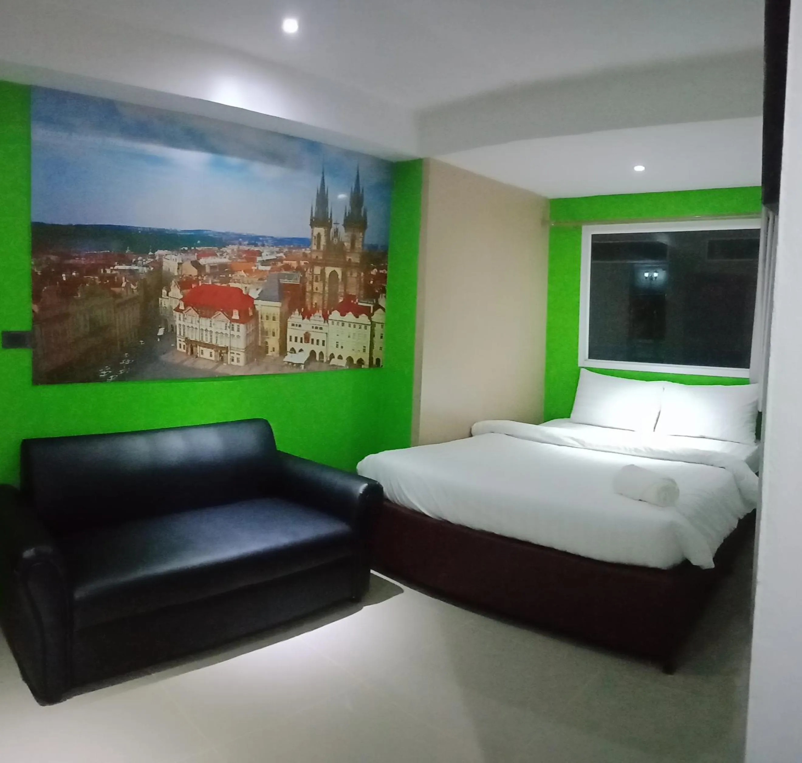 Bed in Blue Orchids Hotel