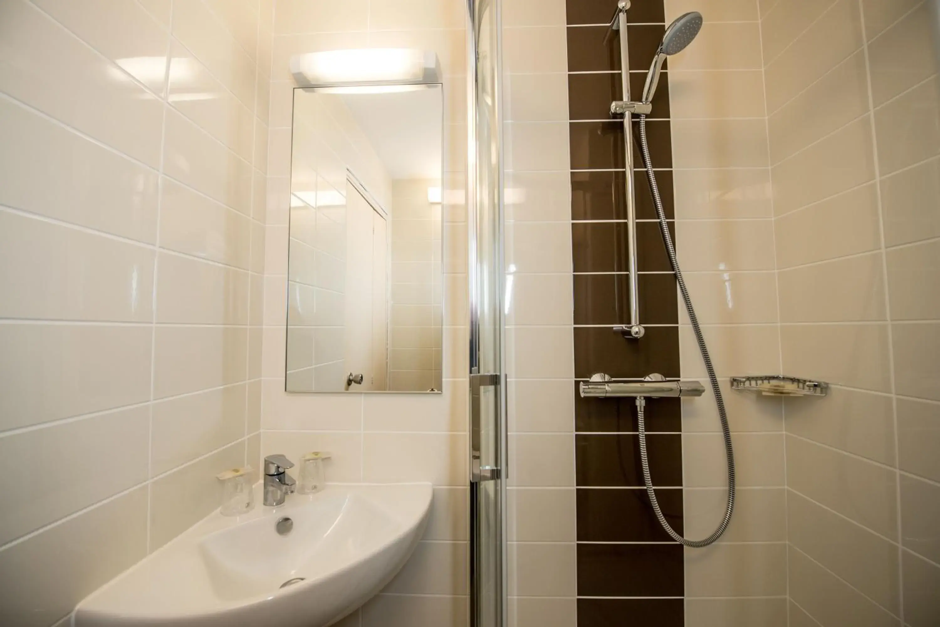 Bathroom in Logis Carline Hôtel Restaurant