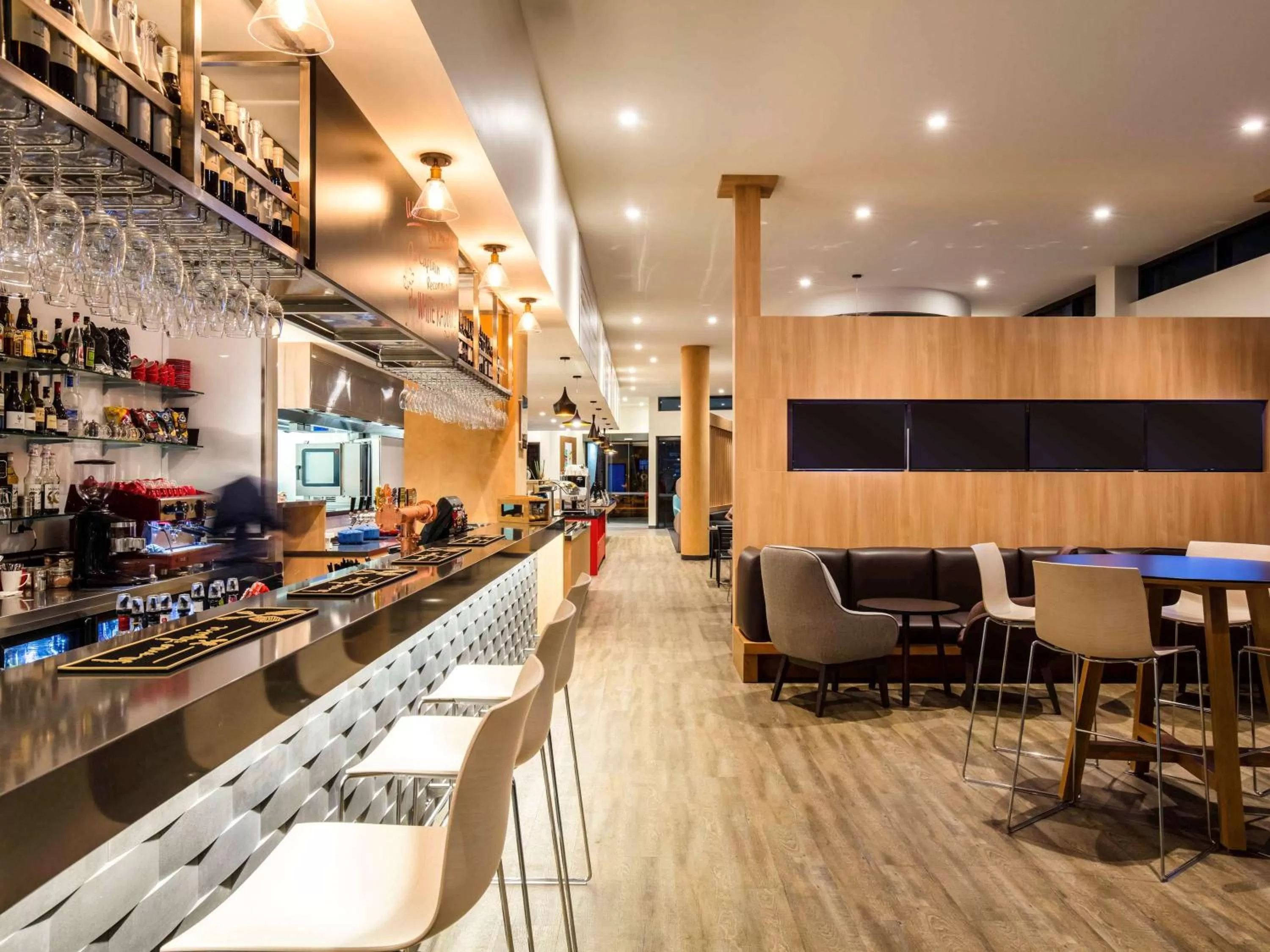 Restaurant/places to eat in Ibis Mackay