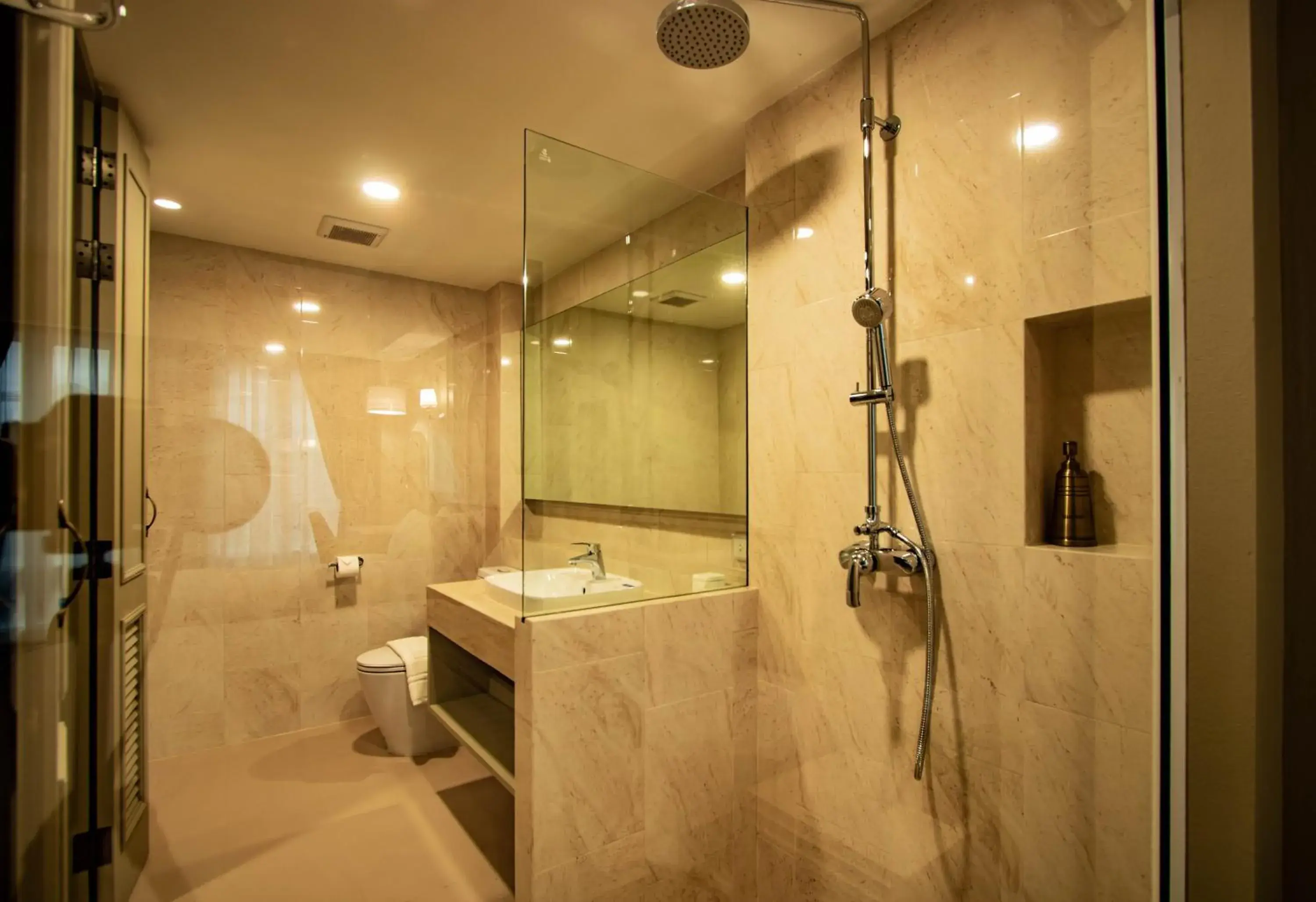 Shower, Bathroom in Eurana Boutique Hotel