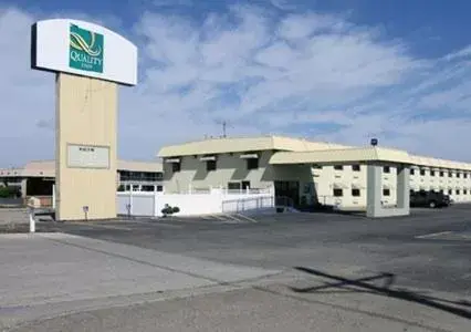 Property Building in Quality Inn Clovis