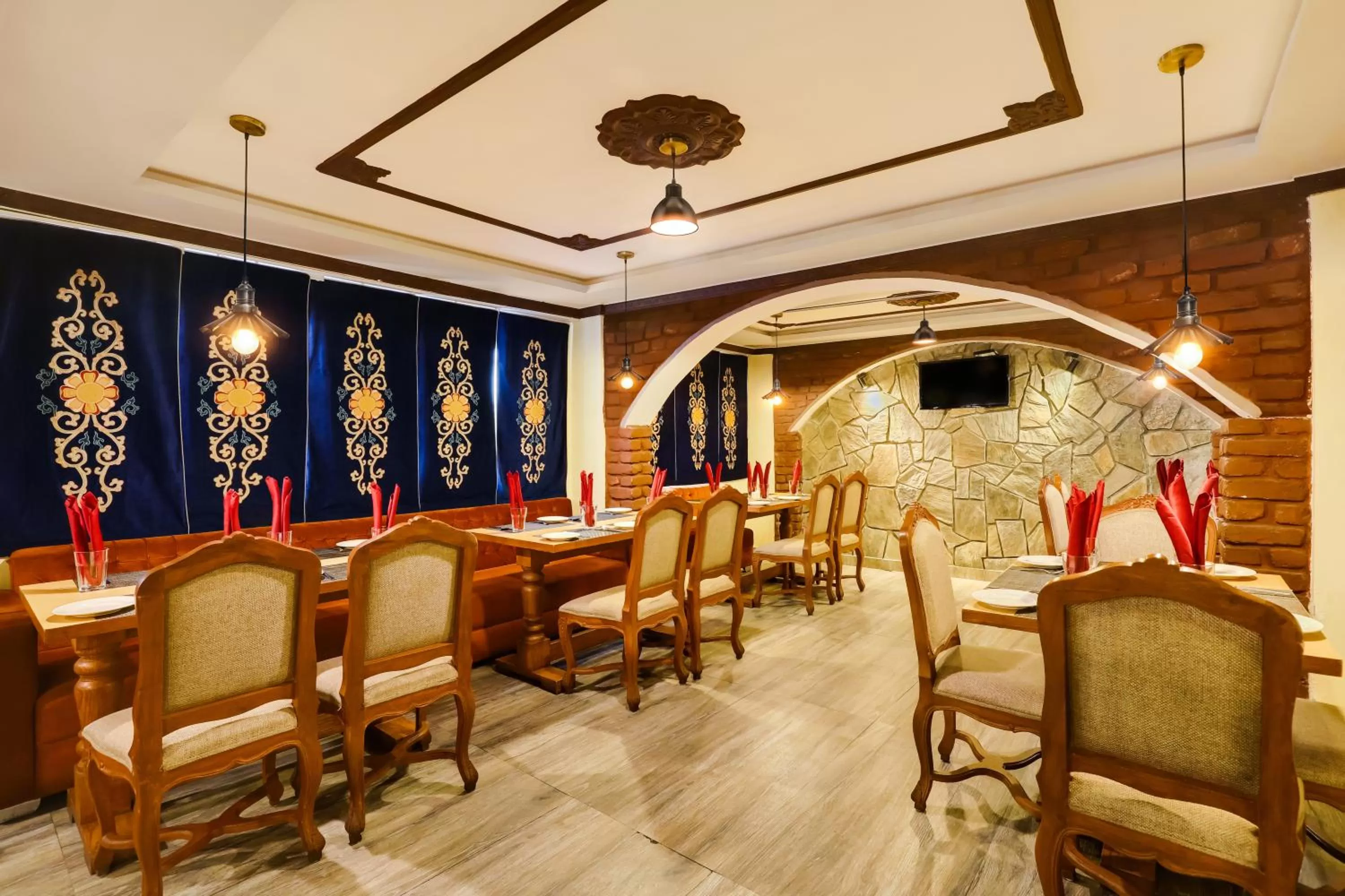 Restaurant/places to eat in Summit Hermon Hotel & Spa