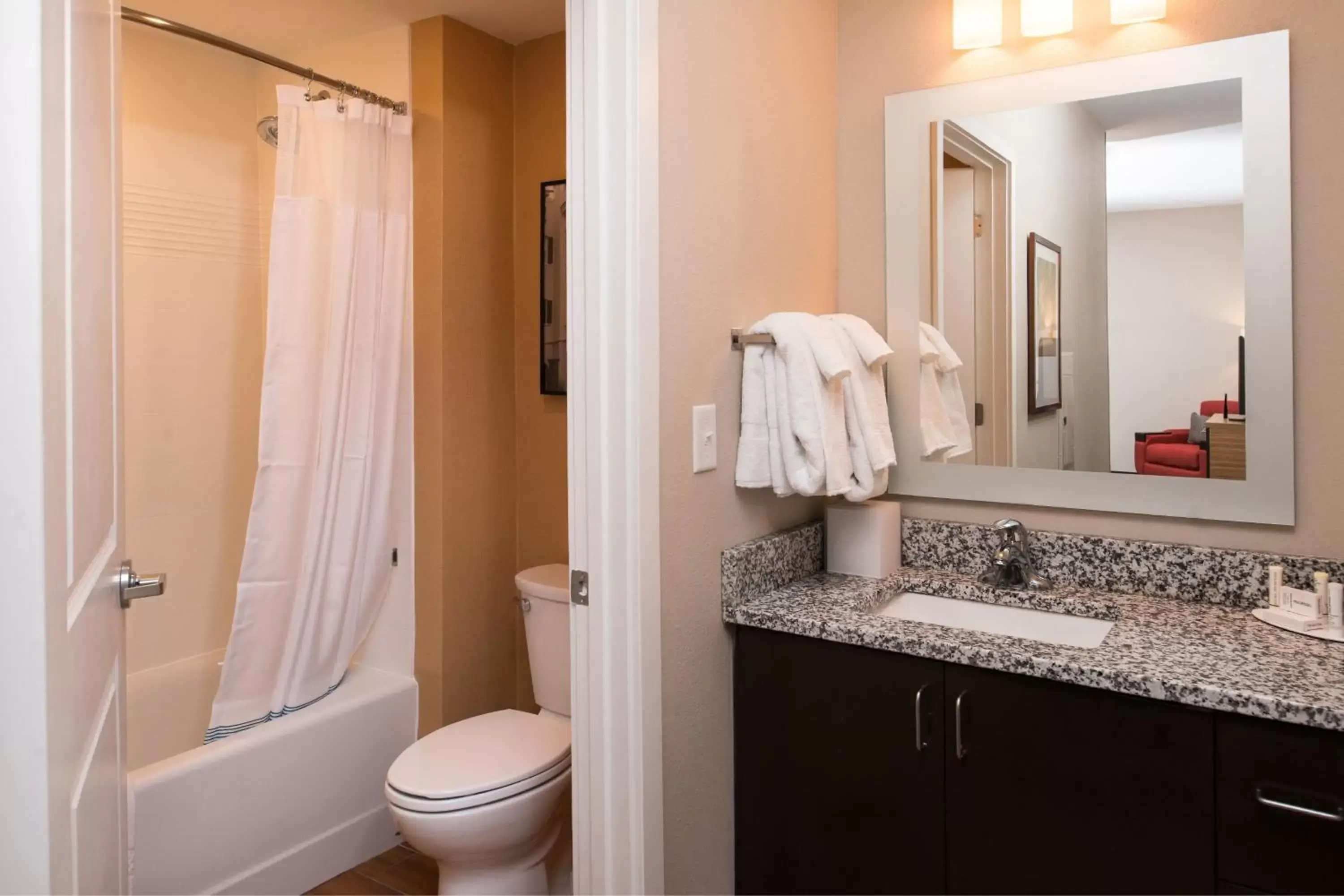 Bathroom in TownePlace Suites by Marriott Charleston-West Ashley
