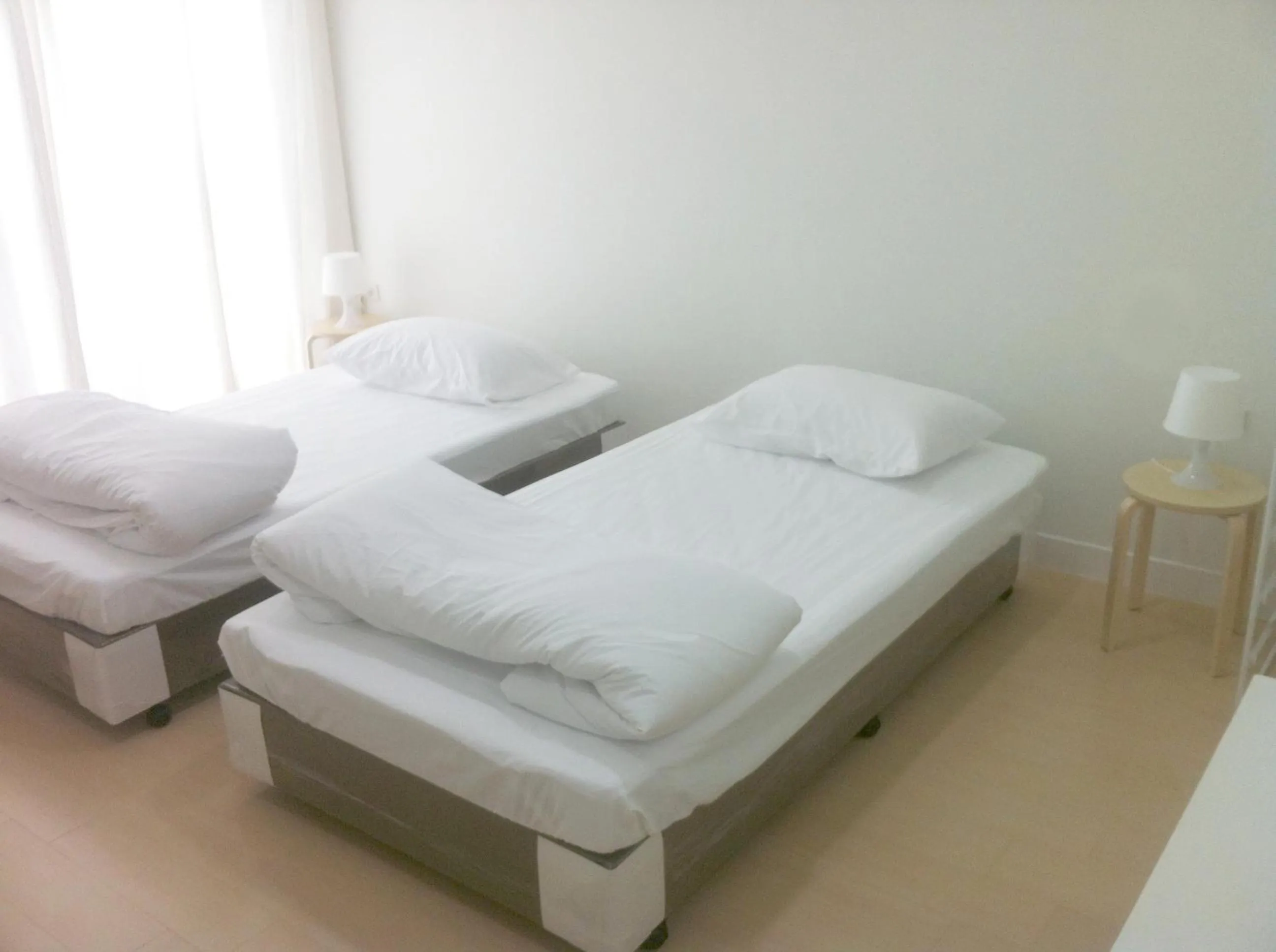 Photo of the whole room, Bed in A-Port