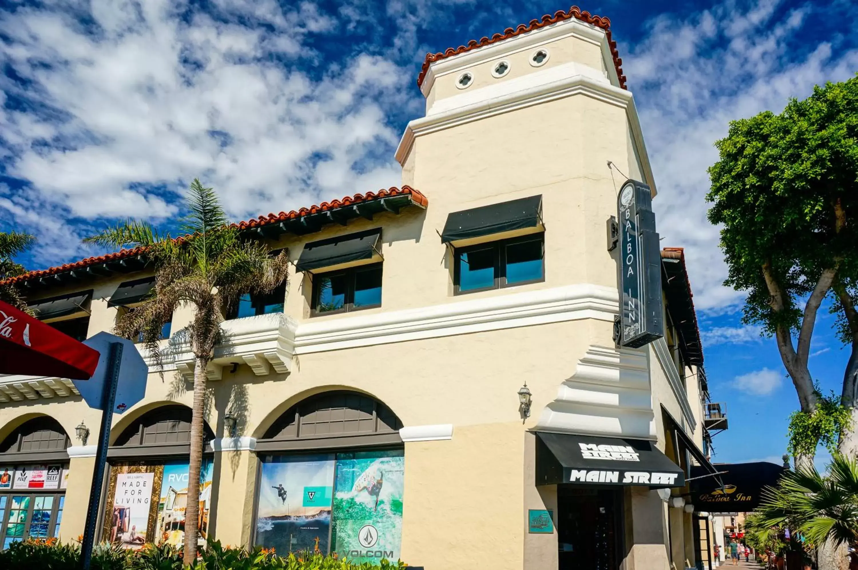 Facade/entrance, Property Building in Balboa Inn, On The Beach At Newport