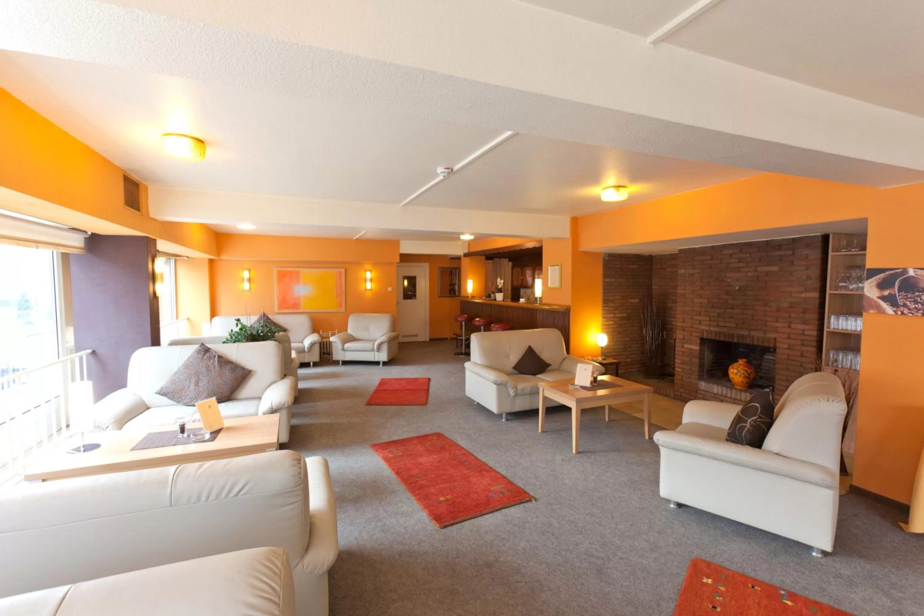 Communal lounge/ TV room in Hotel Imperial