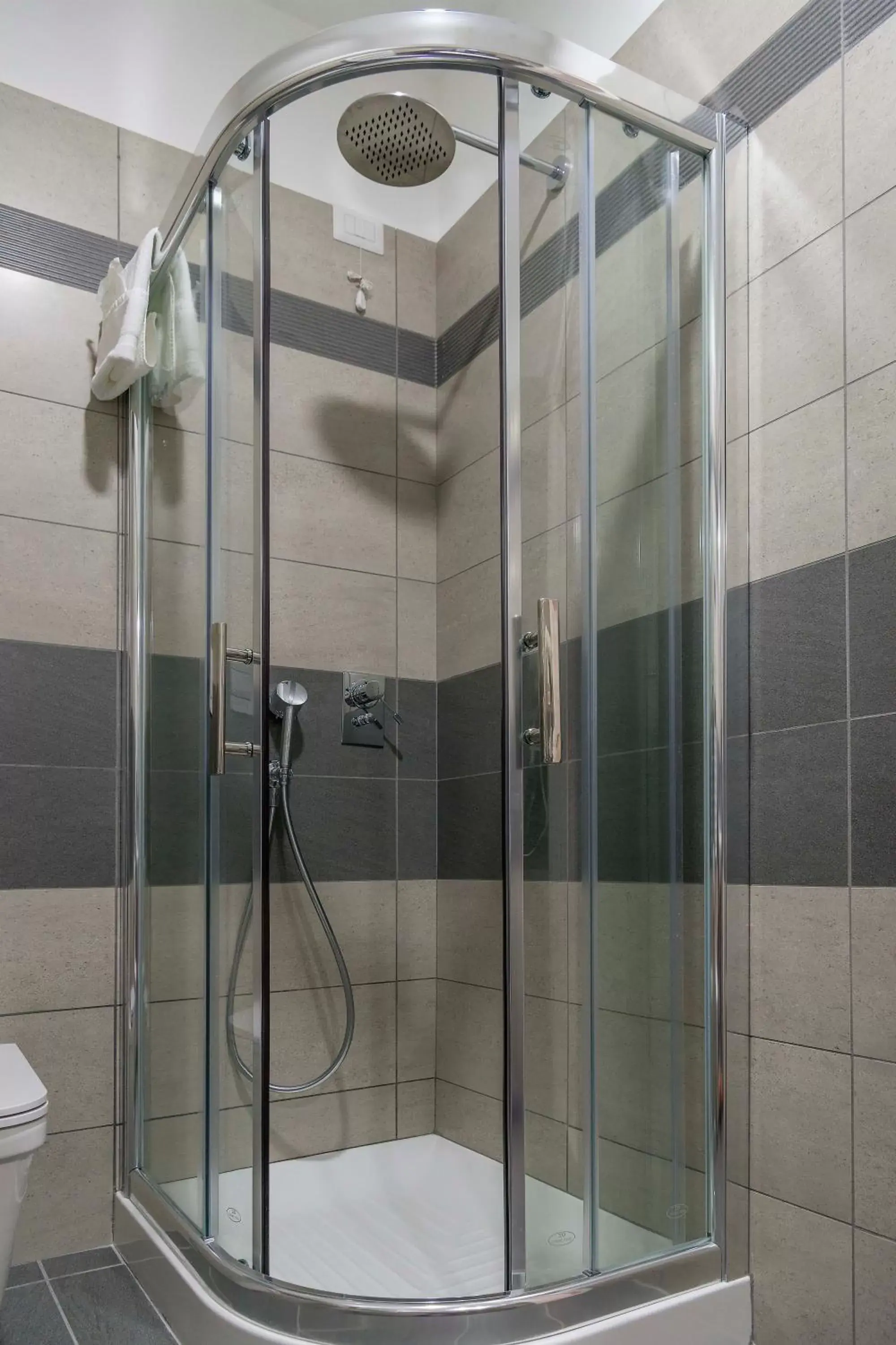 Shower, Bathroom in Hotel America