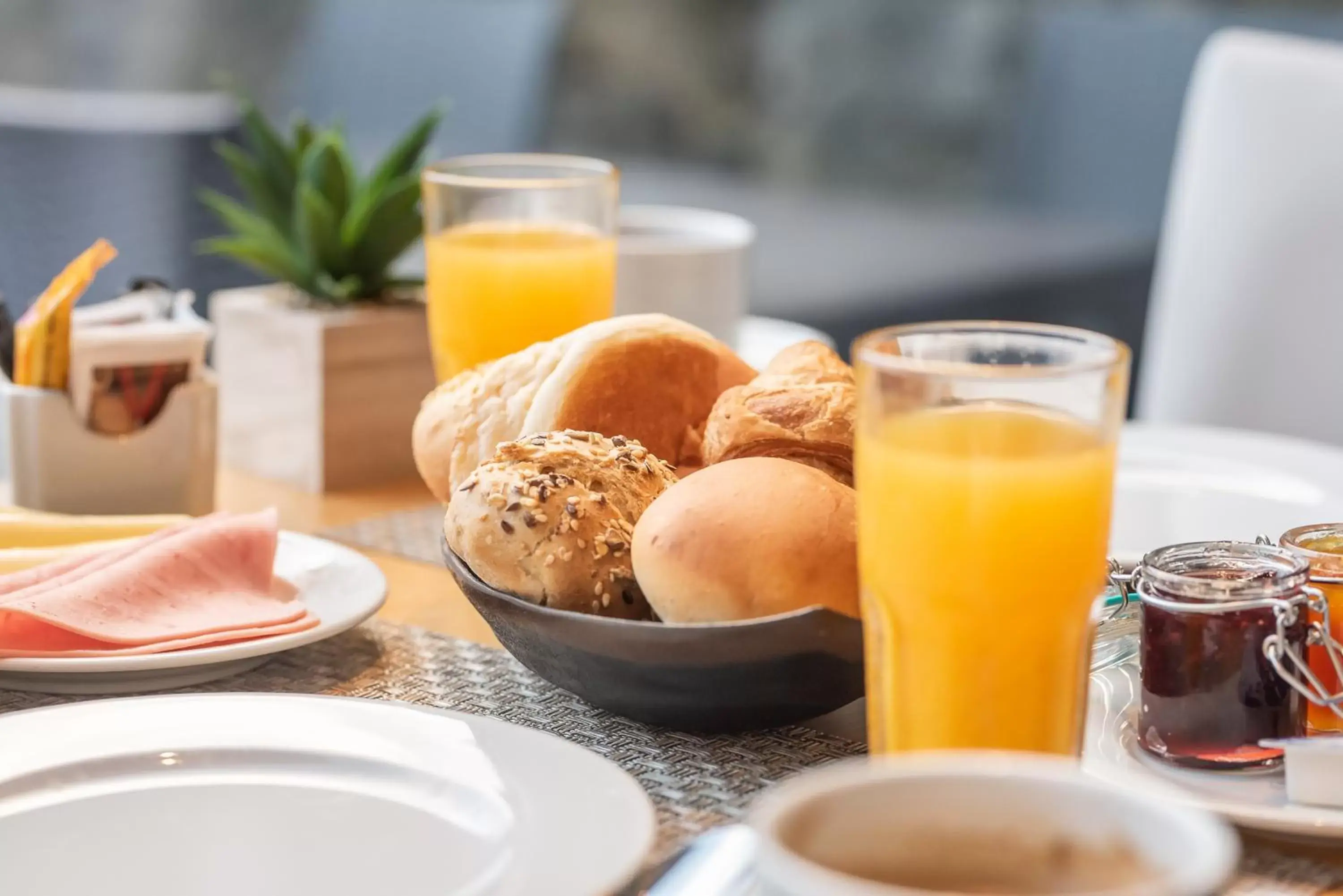 Breakfast in Pedras do Mar Resort & Spa