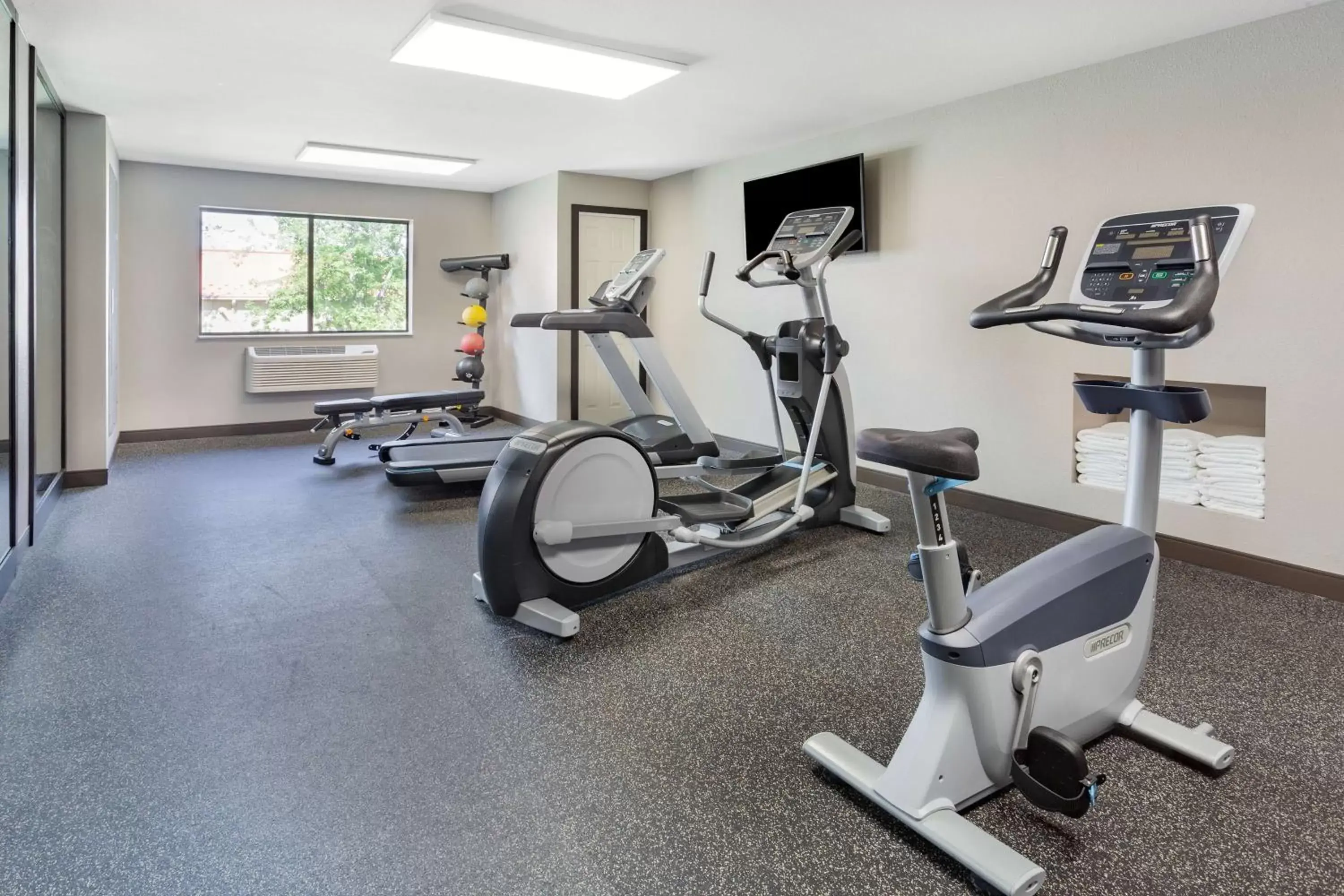 Fitness centre/facilities, Fitness Center/Facilities in Wingate by Wyndham Wisconsin Dells Waterpark