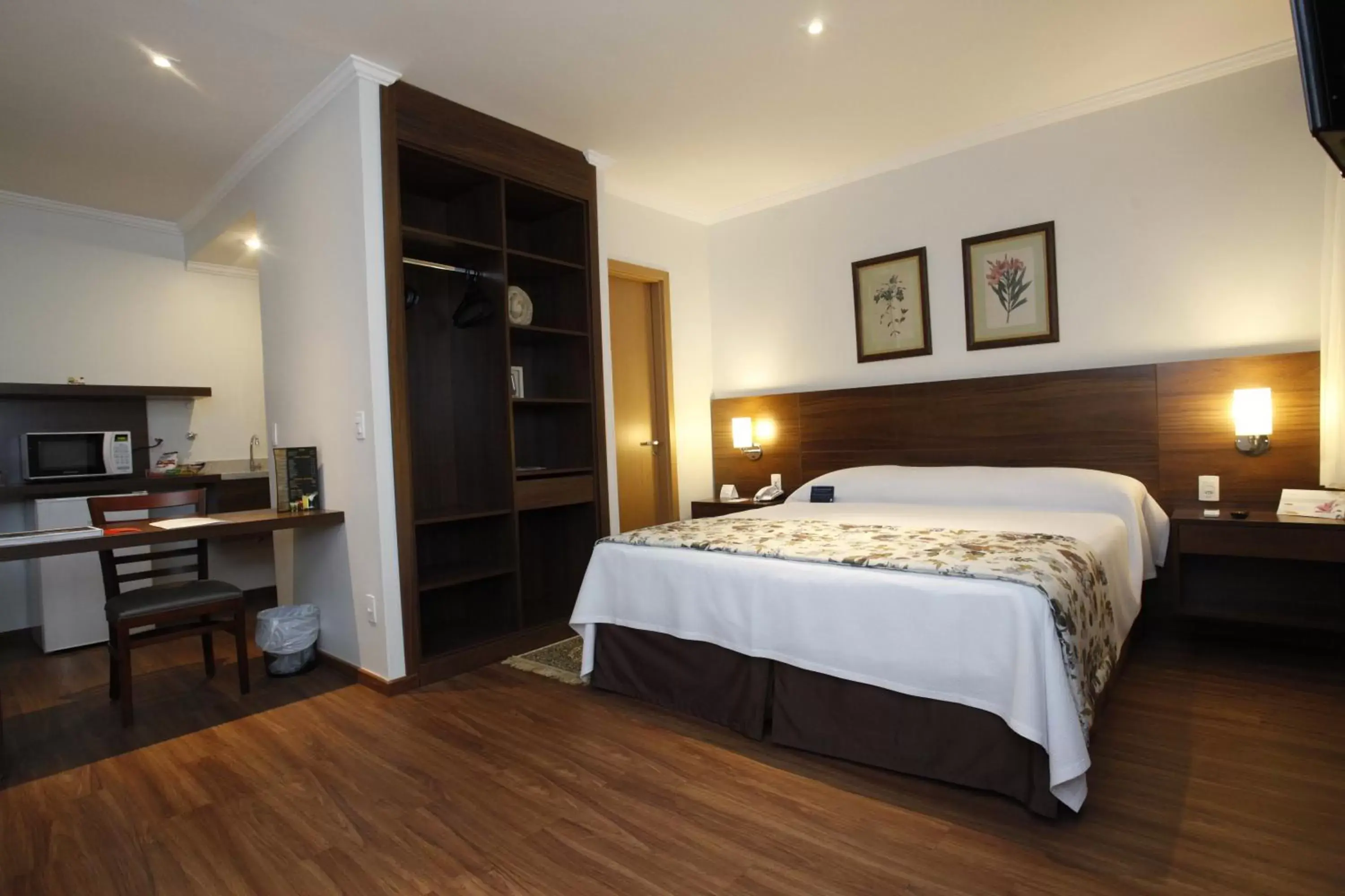 Photo of the whole room, Bed in São Carlos Marklin Suítes Photo of the whole room, Bed in São Carlos Marklin Suítes