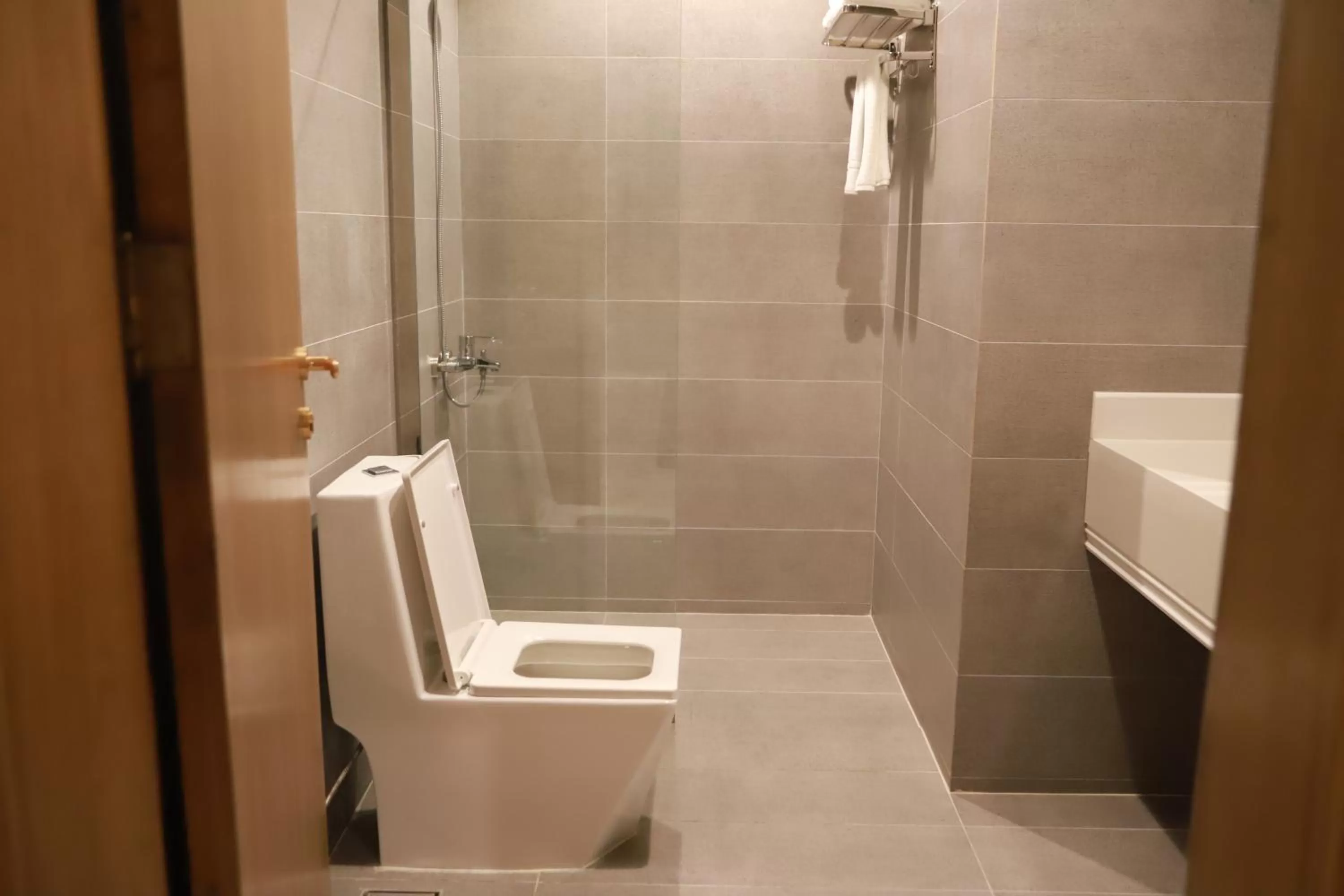 Bathroom in Tulip View Hotel