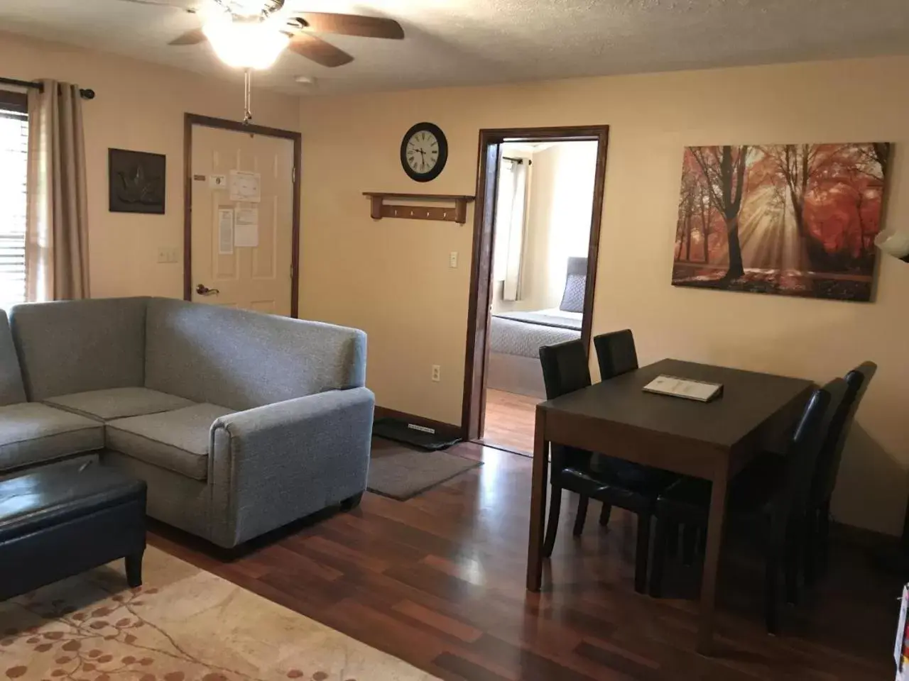 Living room, Seating Area in Woodfield Manor - A Sundance Vacations Property