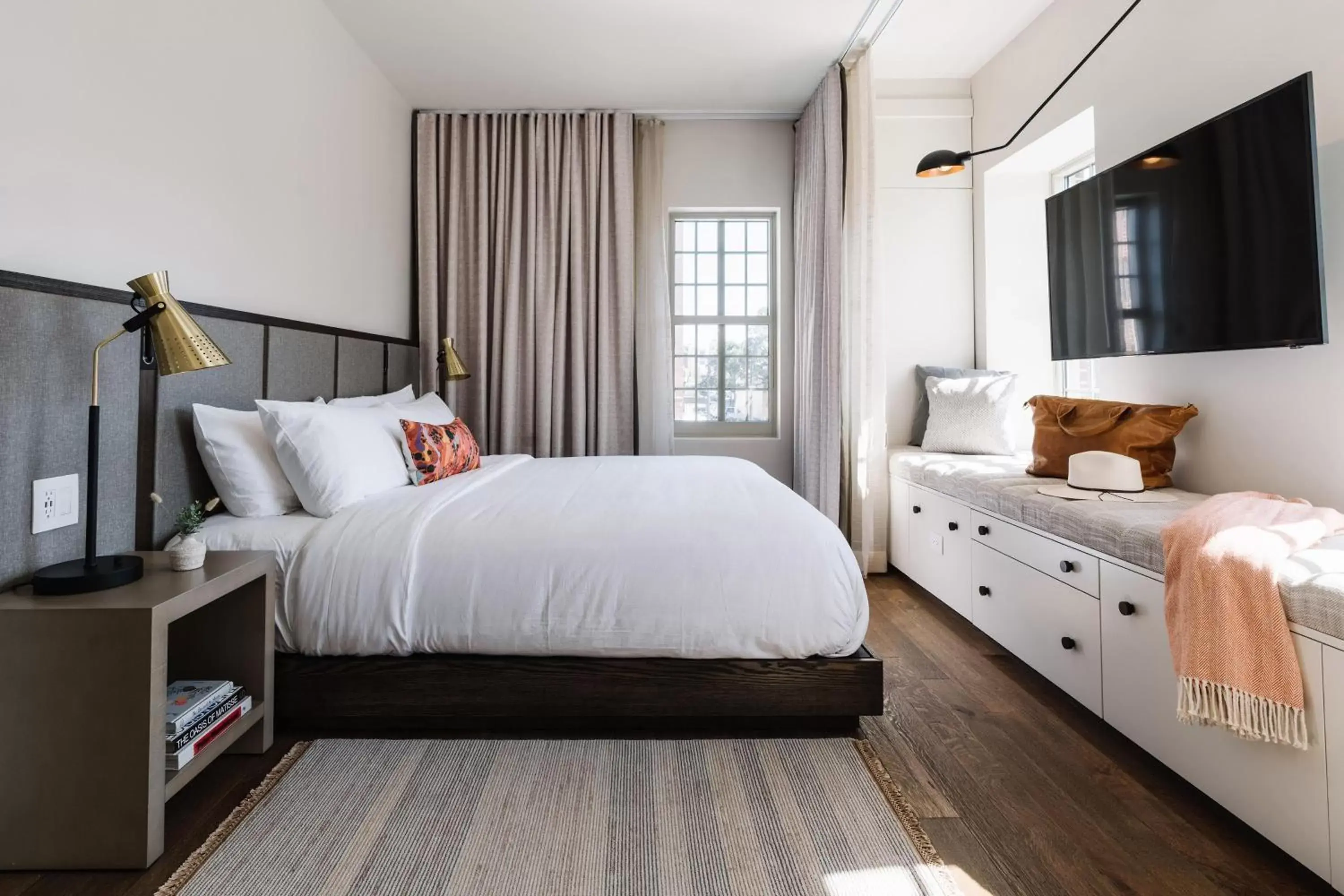 Bedroom, Bed in The Alida, Savannah, a Tribute Portfolio Hotel