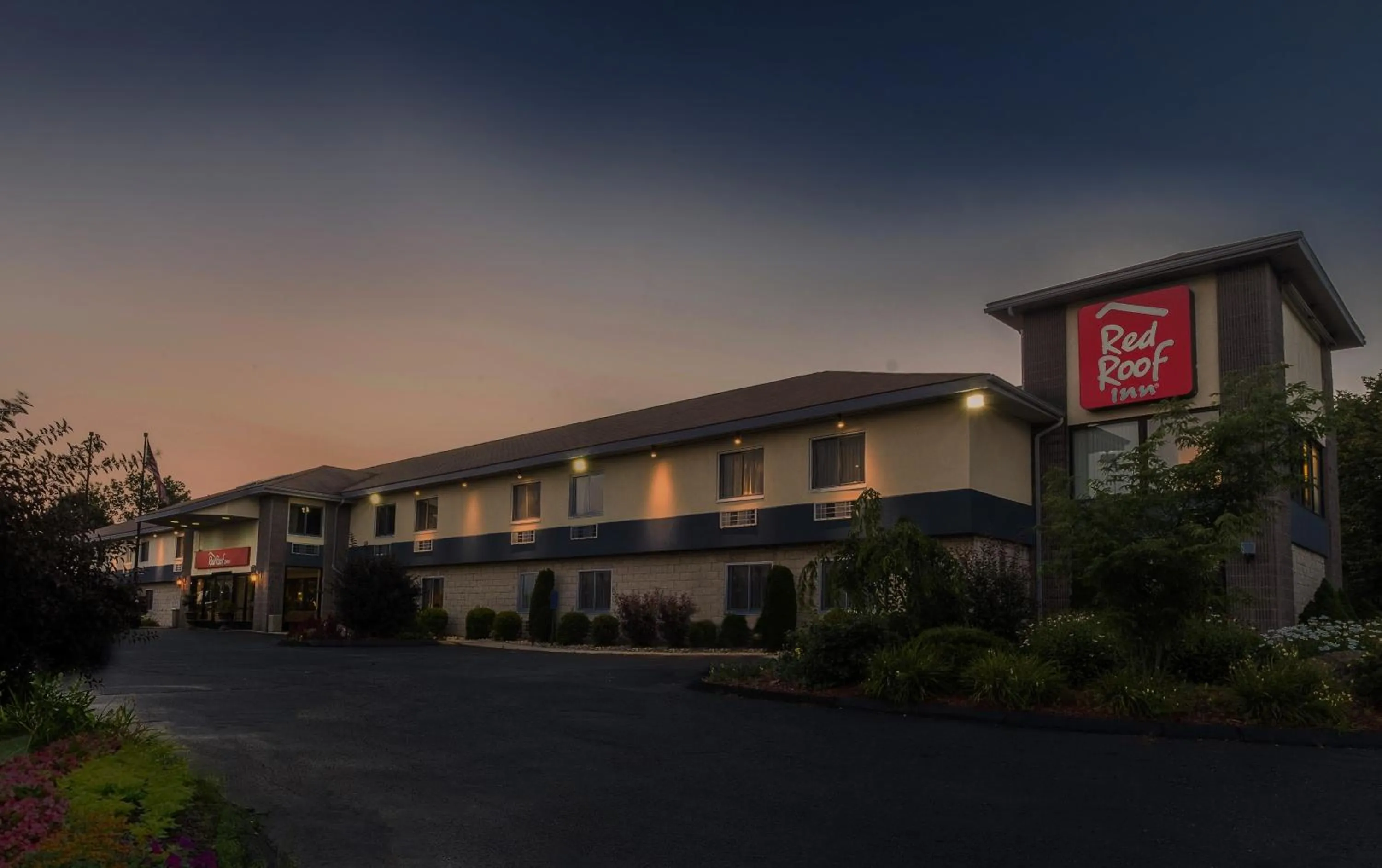Property building in Red Roof Inn Hartford - Vernon
