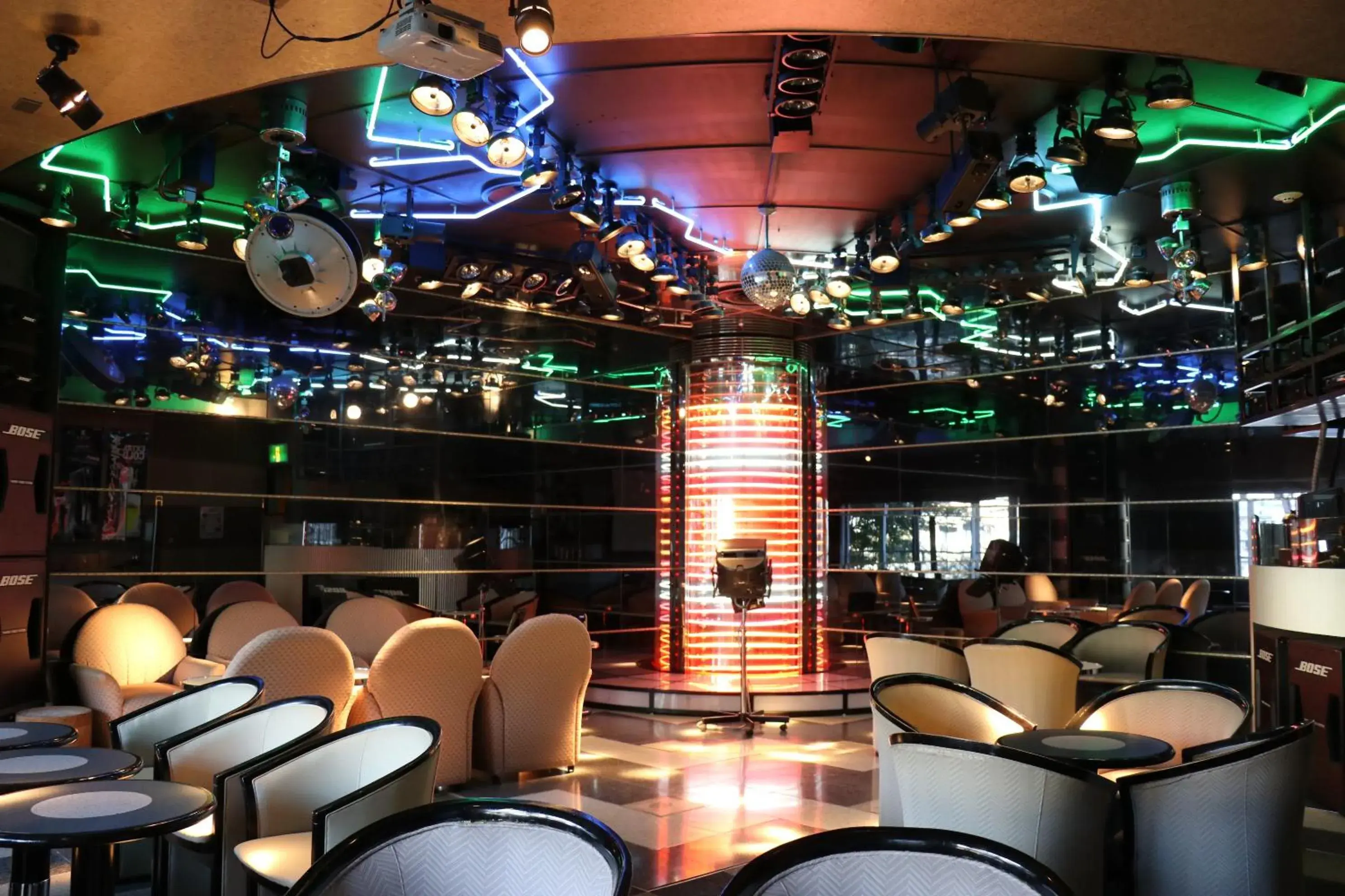 Nightclub / DJ, Lounge/Bar in Gero Onsen Suimeikan