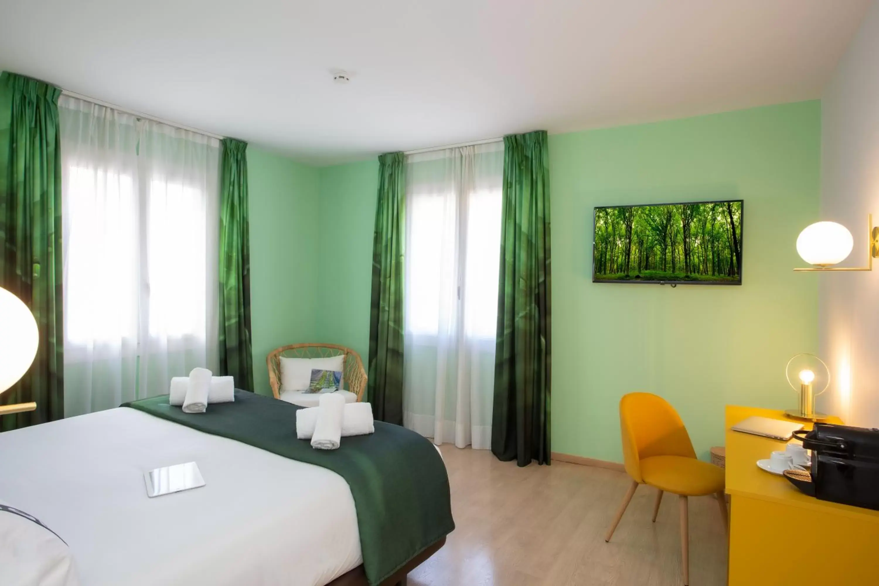 Superior Double Room in Casual Colours Barcelona Superior Double Room in Casual Colours Barcelona