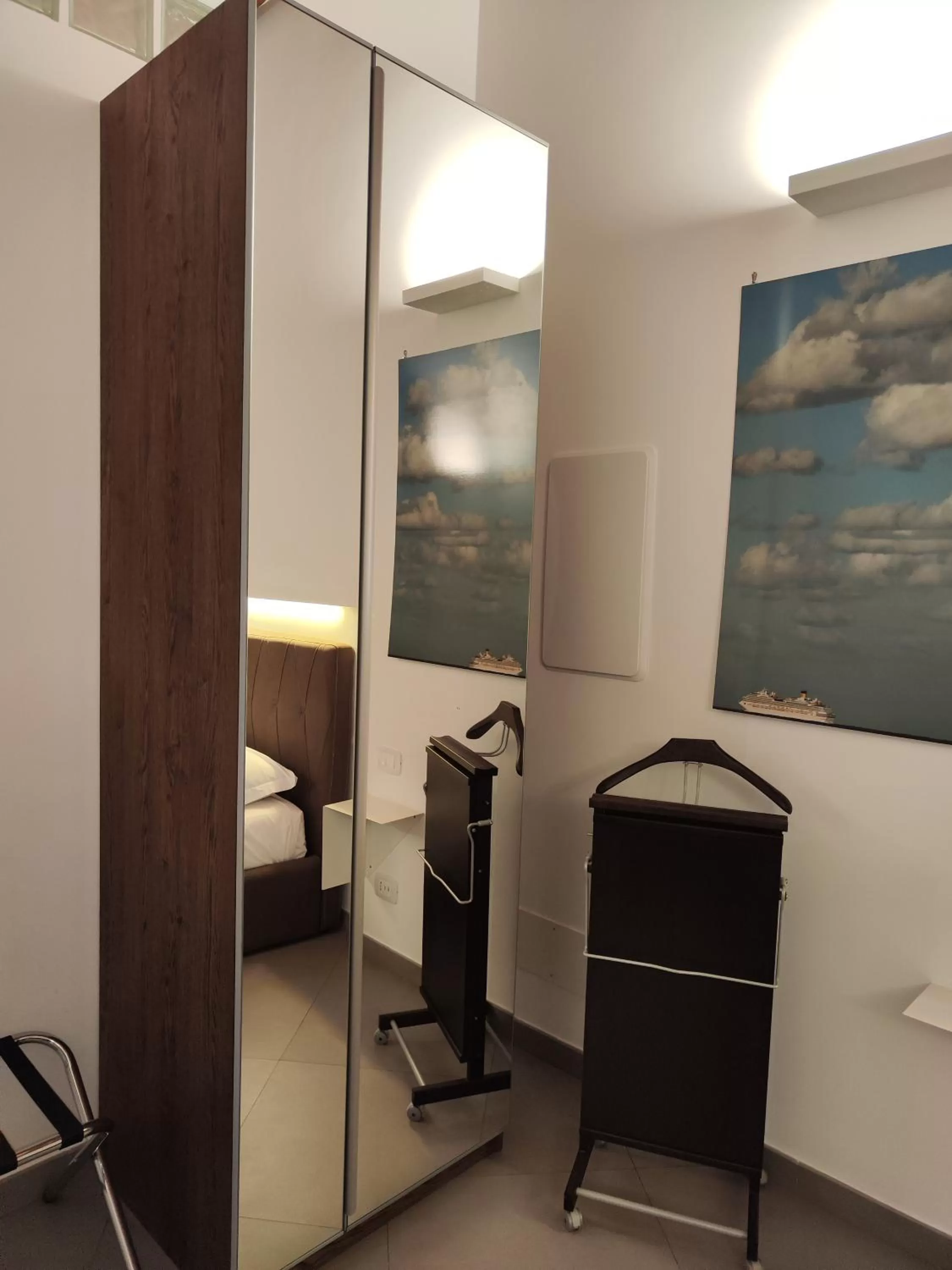 Photo of the whole room, Bed in San Francesco Rooms and Apartment with Terrace in Palermo Locazione Turistica